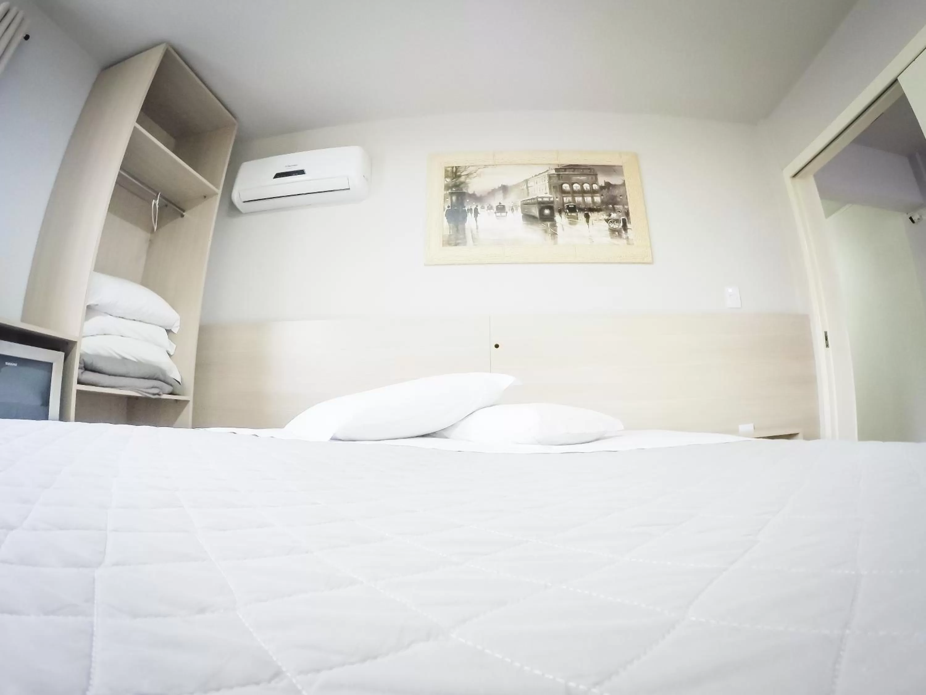 Property building, Bed in Hotel Guerra - Pousada Montebelo