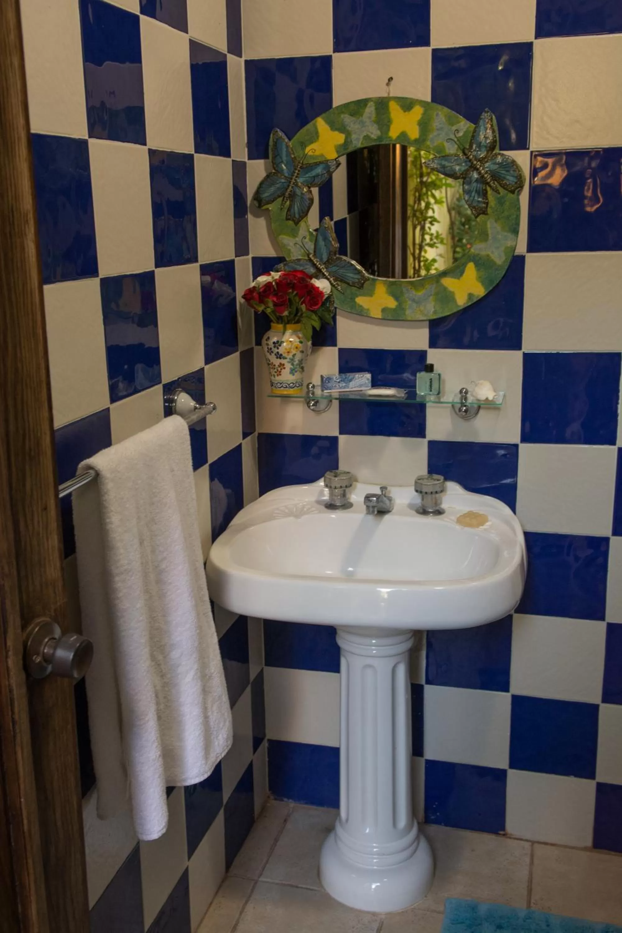 Toilet in Hacienda Boutique B&B and Spa Solo Adultos