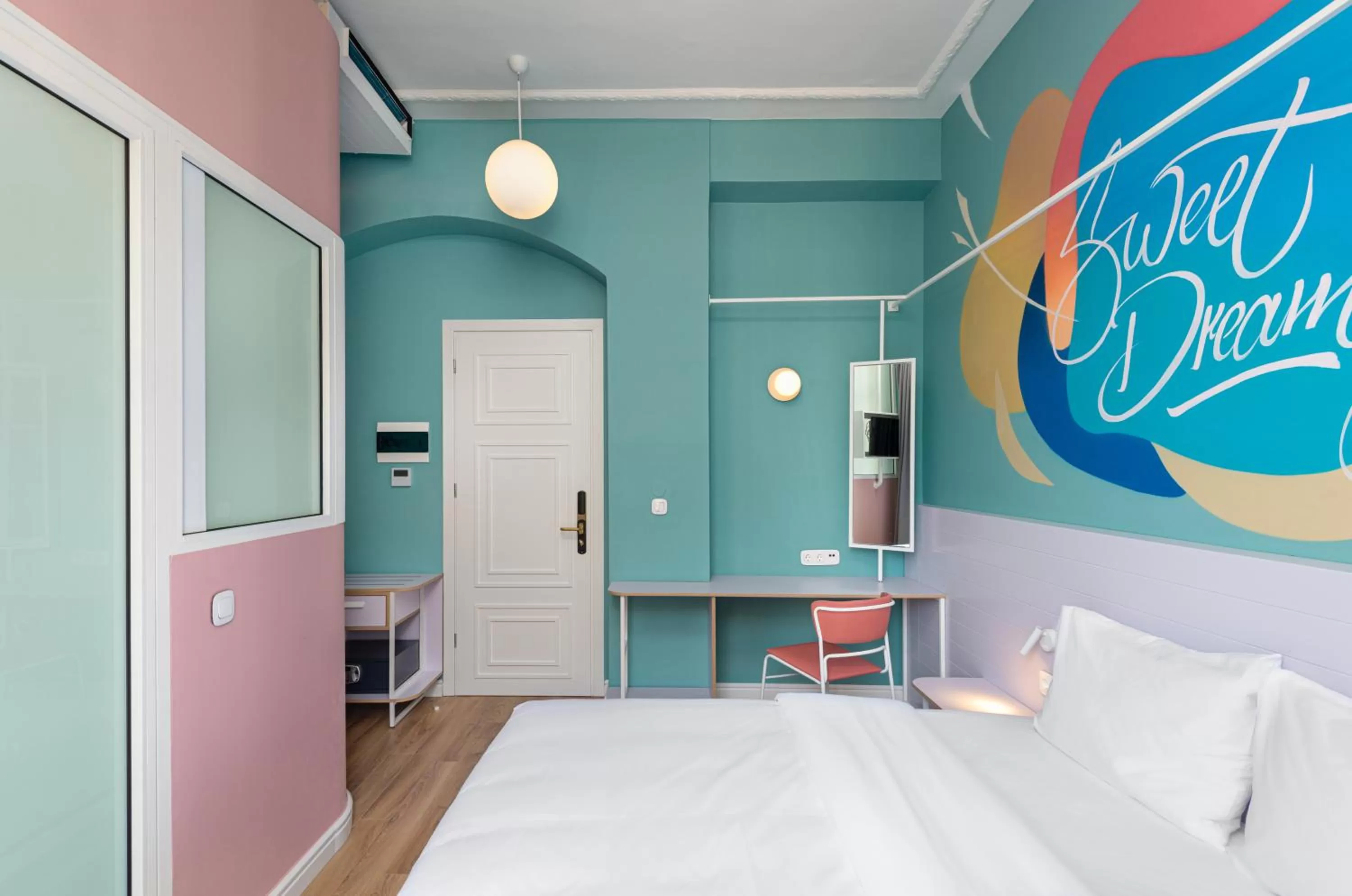 Bed in Colors Urban Hotel Thessaloniki