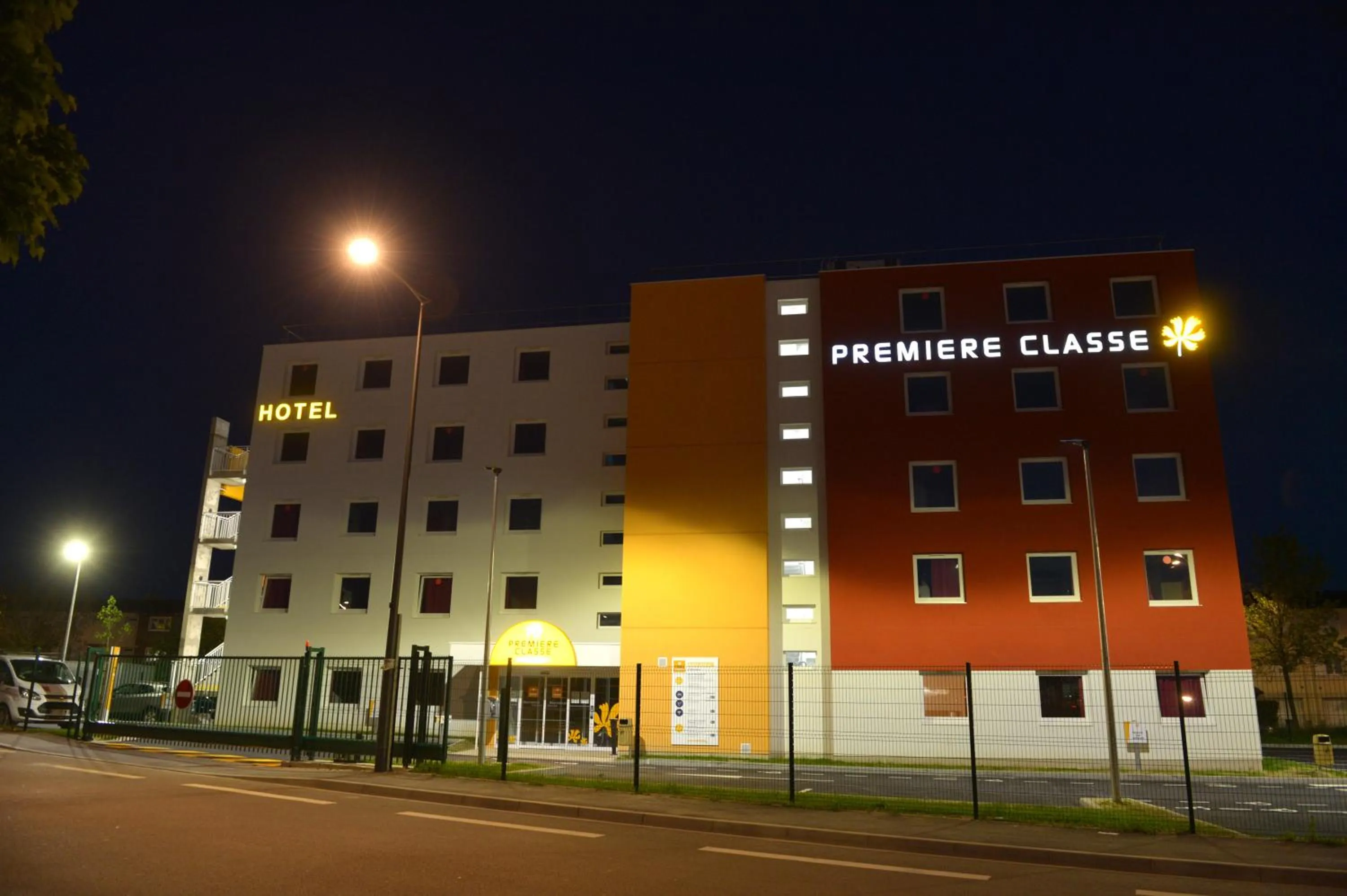 Property building in Premiere Classe Reims Nord - Bétheny