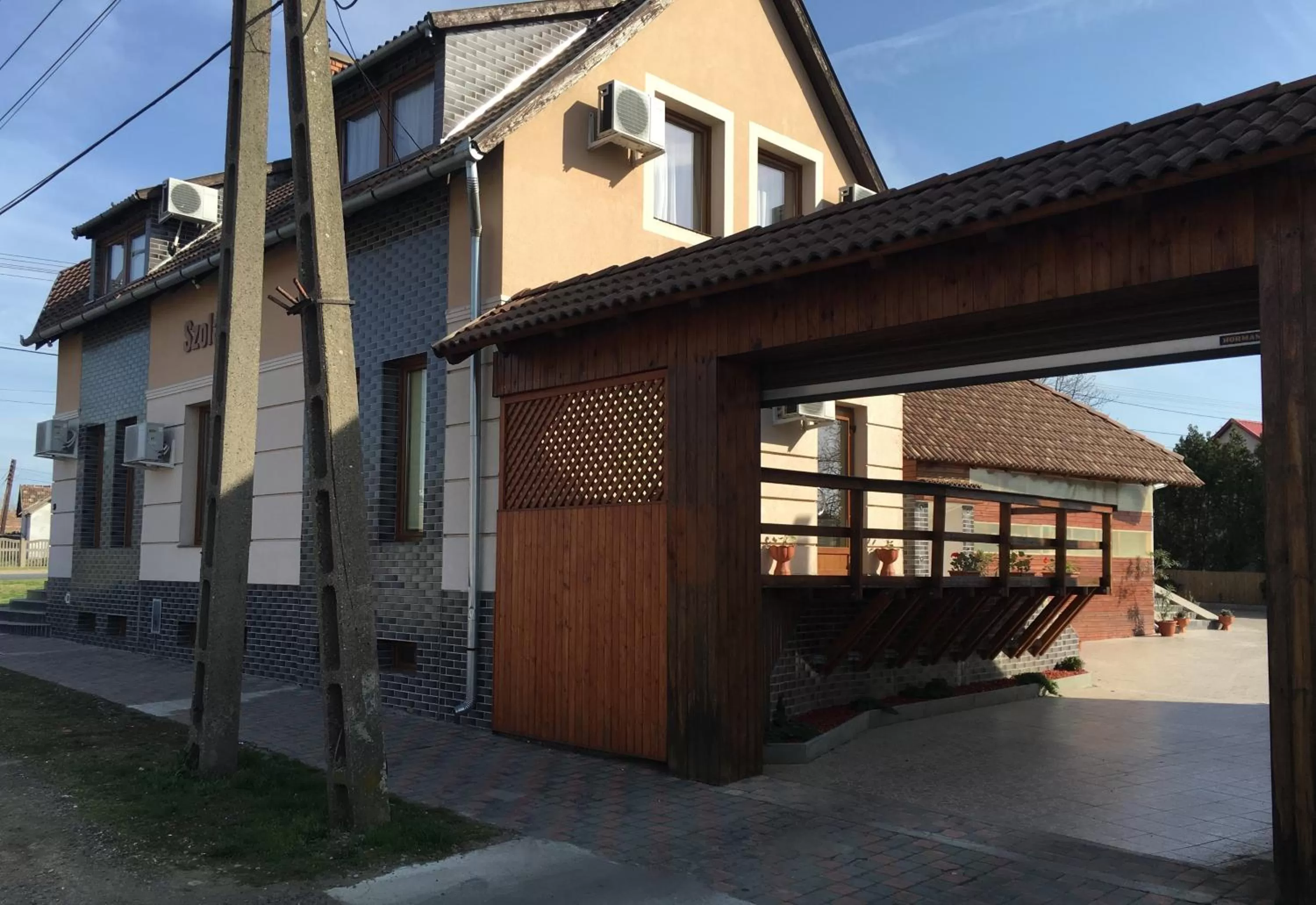 Abszolút Hotel és Panzió