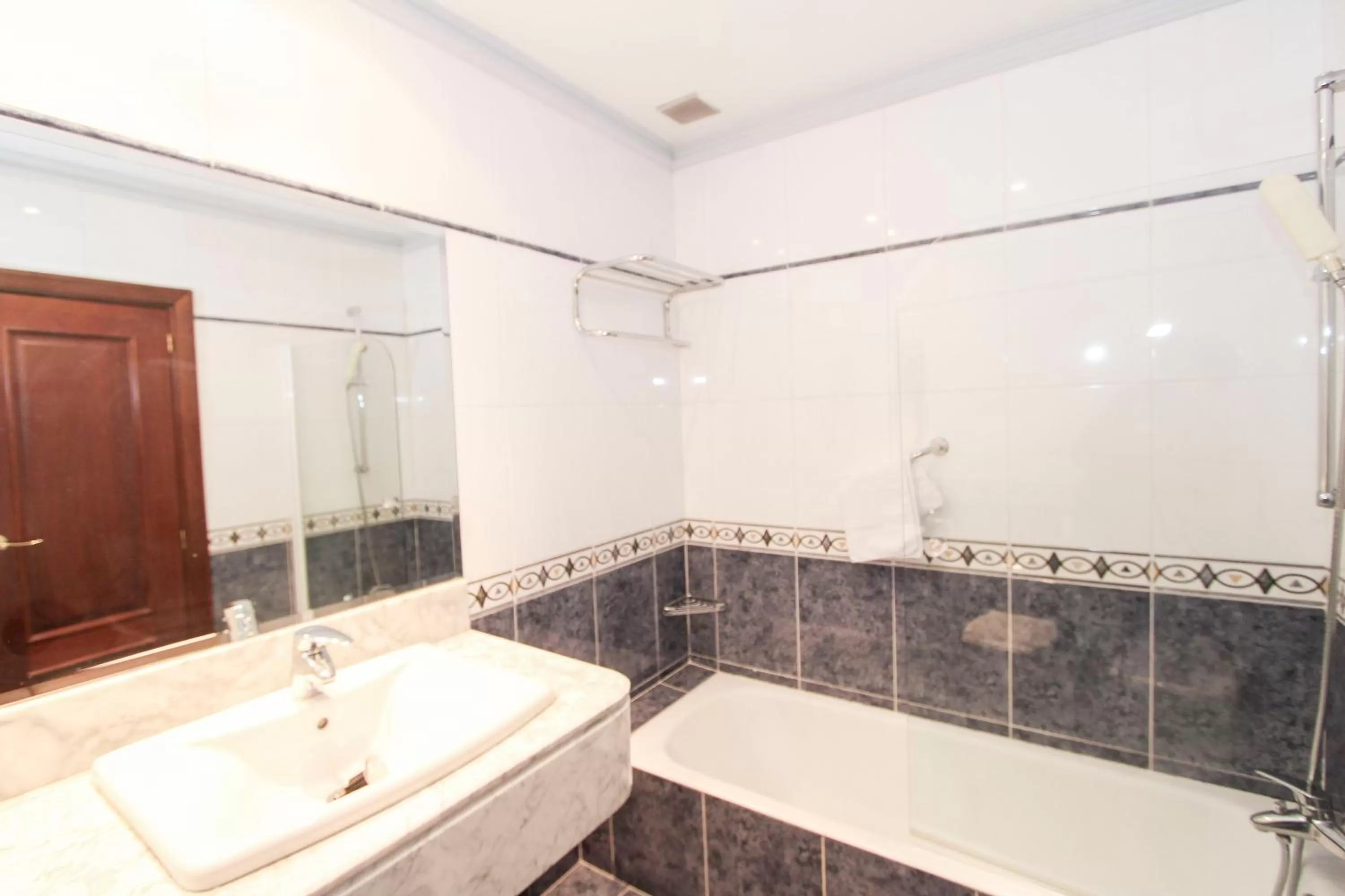 Bathroom in Hotel Castellano Centro