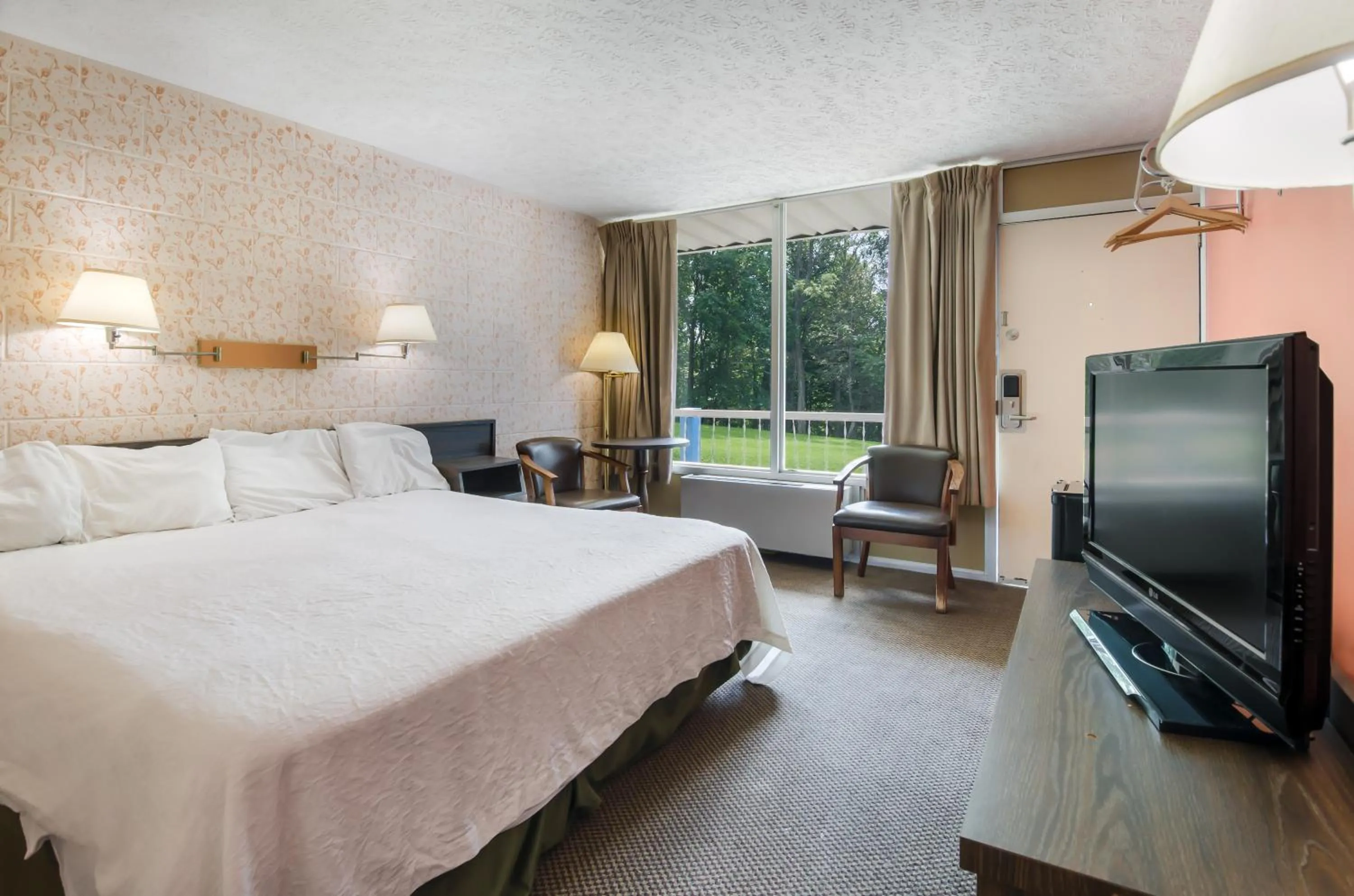 Photo of the whole room in Americas Best Value Inn Wytheville