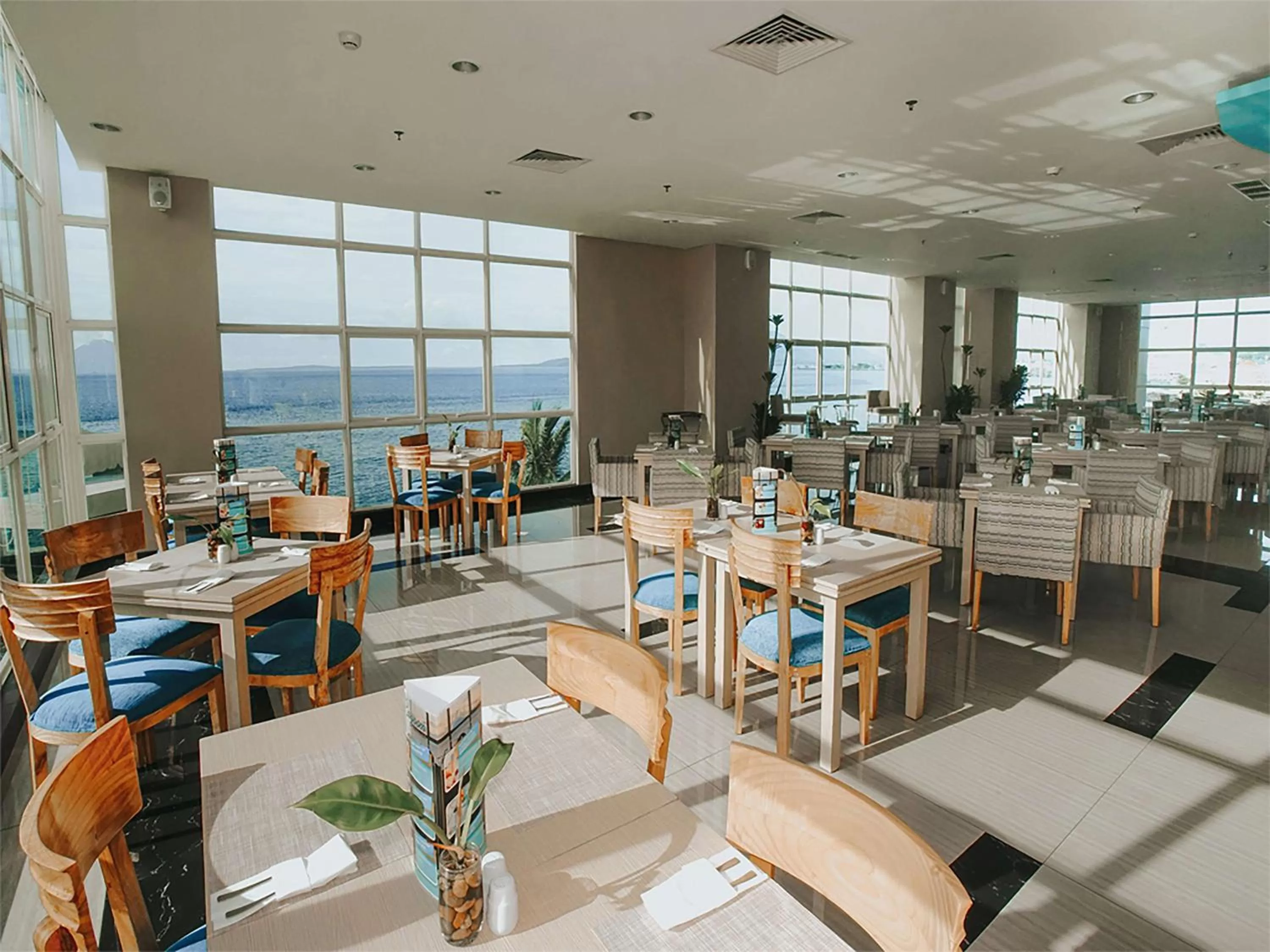 Lounge or bar in Best Western The Lagoon Hotel