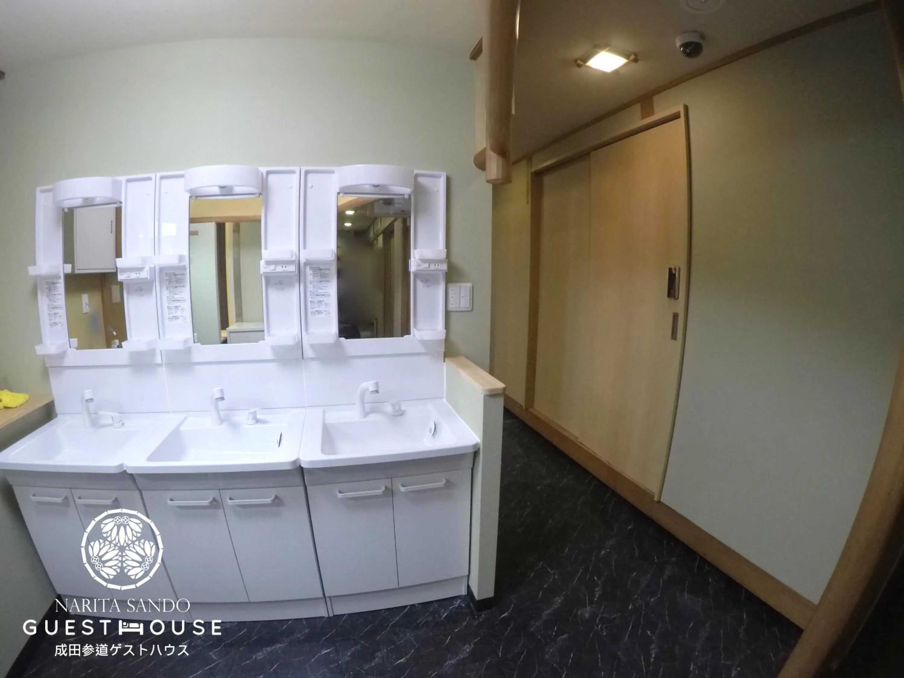 Area and facilities in Narita Sando Guesthouse