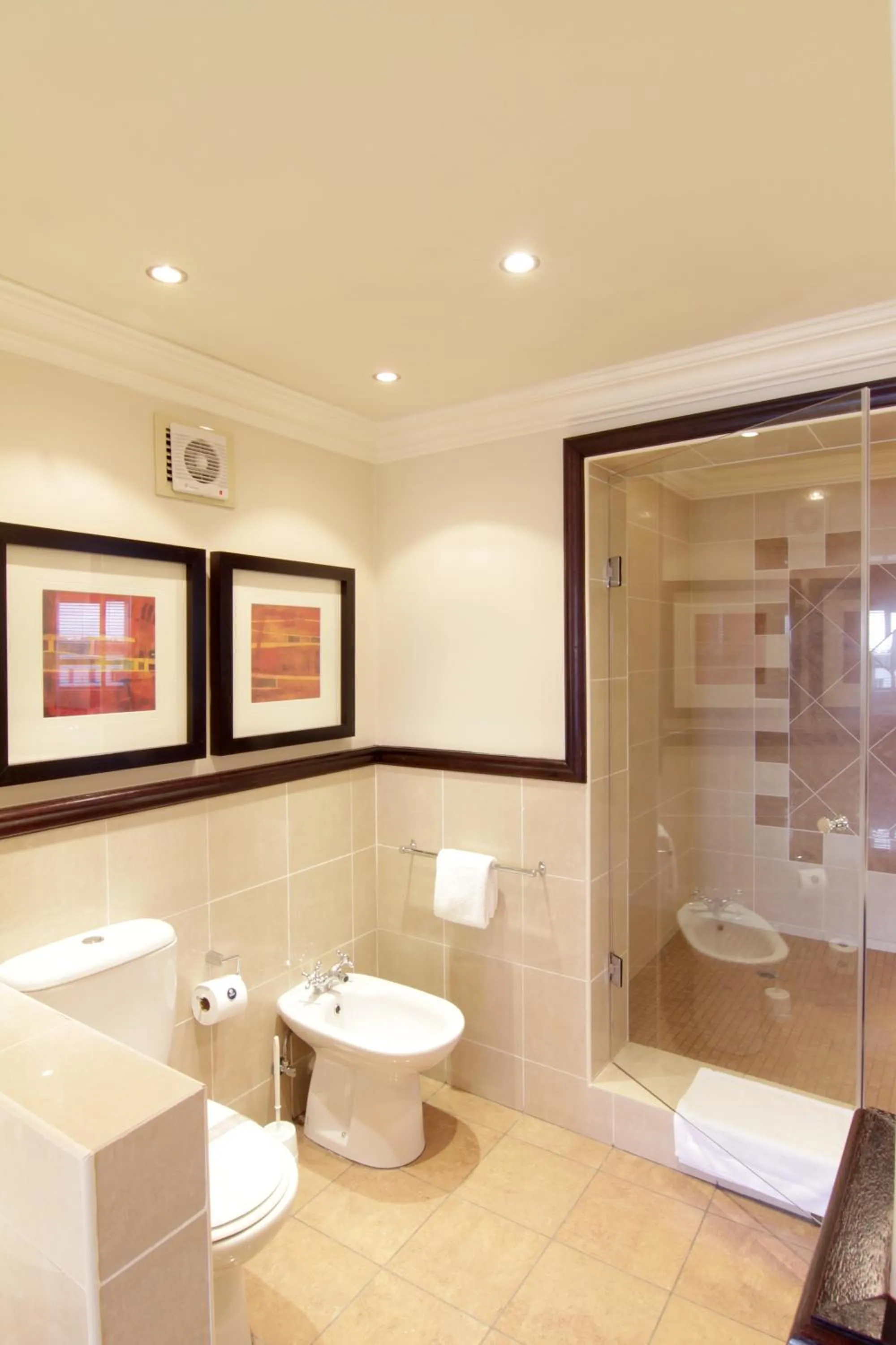 Bathroom in Cresta President Hotel