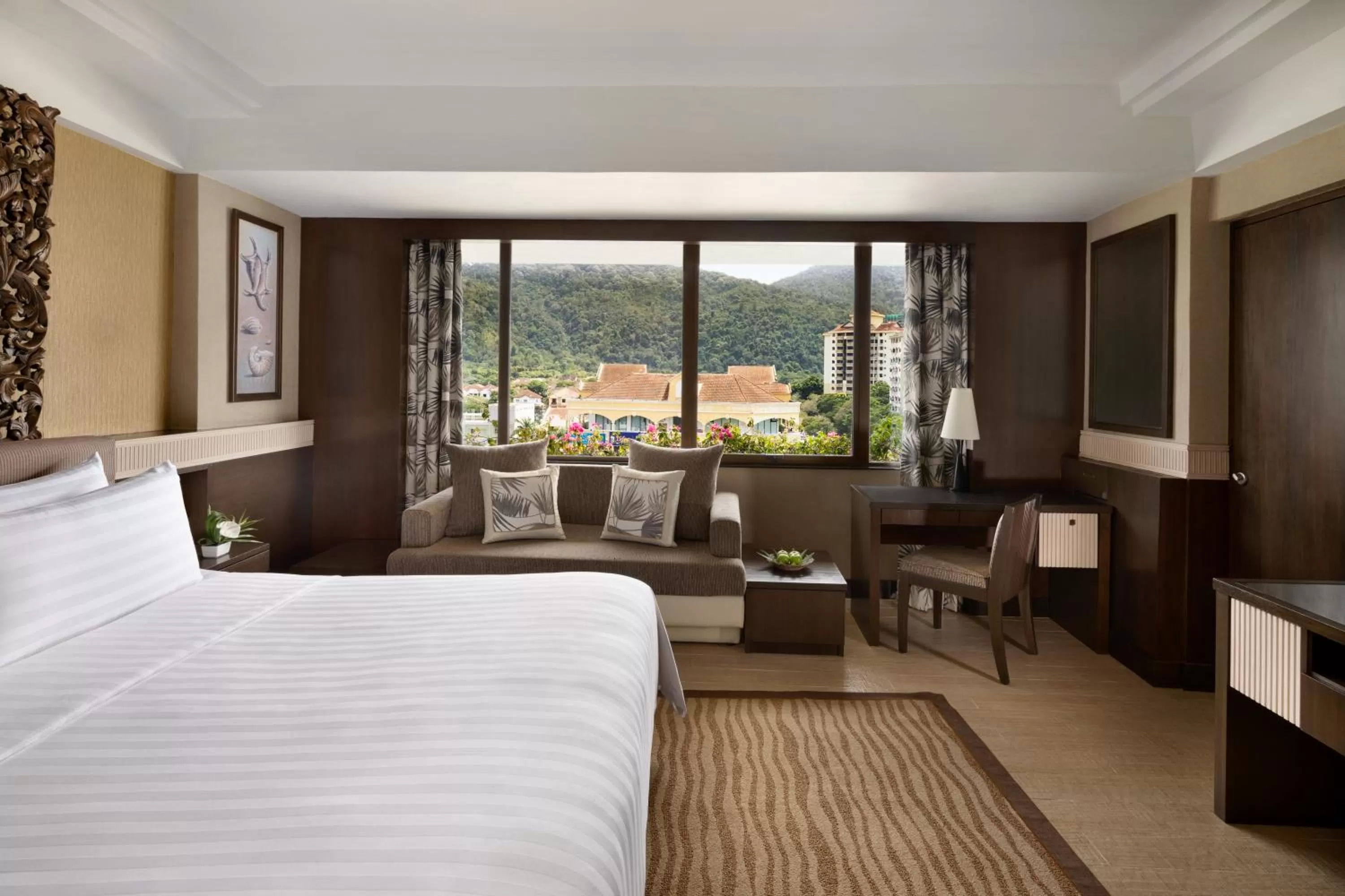 View (from property/room), Bed in Shangri-La Golden Sands, Penang