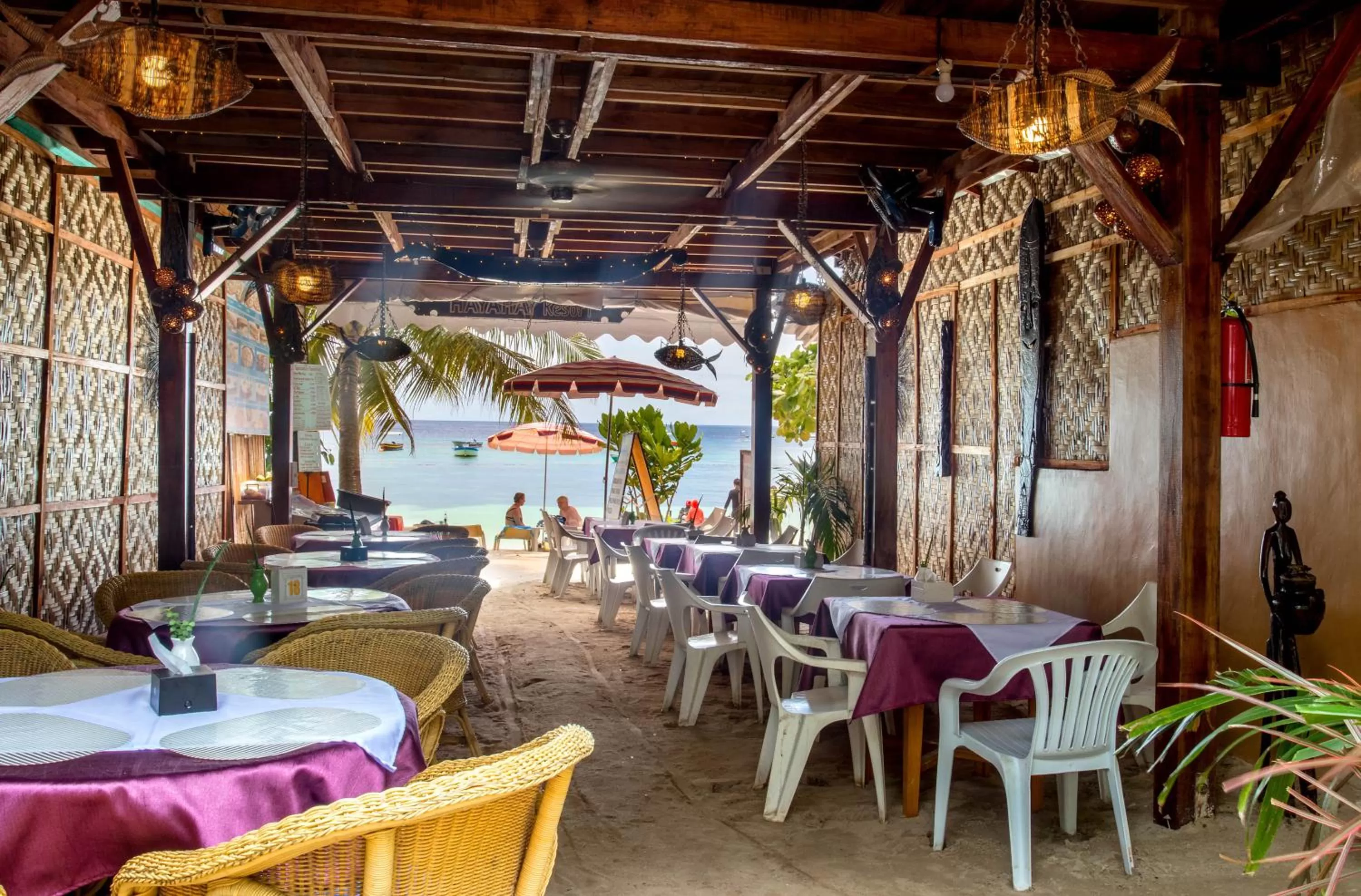 Restaurant/places to eat in Hayahay Resort