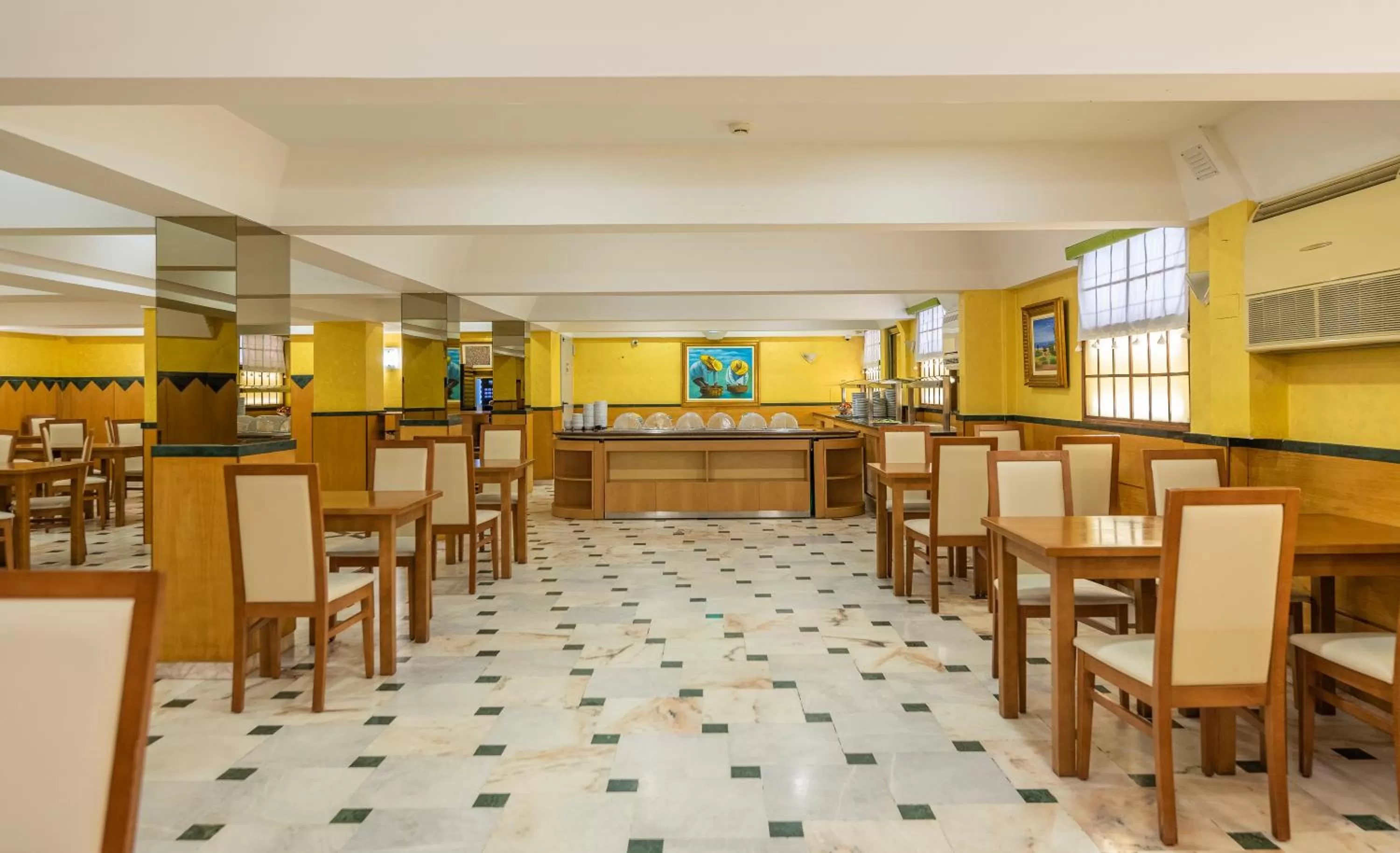 Restaurant/places to eat in Hotel Baía De Monte Gordo