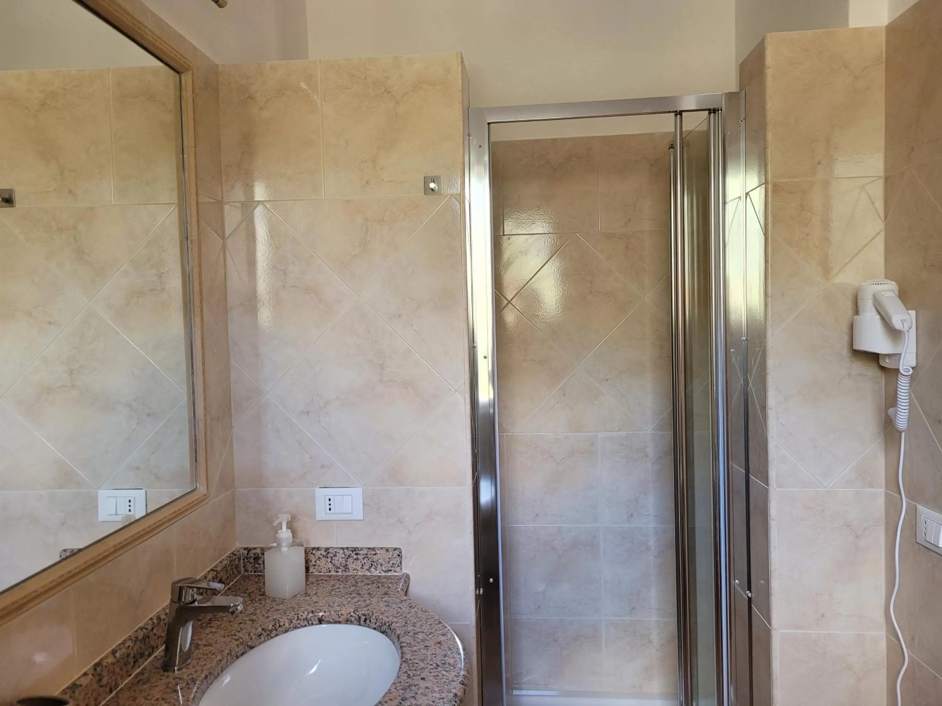 Alloggio turistico Magnifico Alessandro Valle Bernardo 04025 Lenola nei pressi di Fondi LT