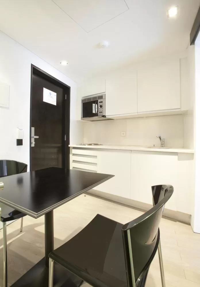 Kitchen or kitchenette in Funchal Design Hotel