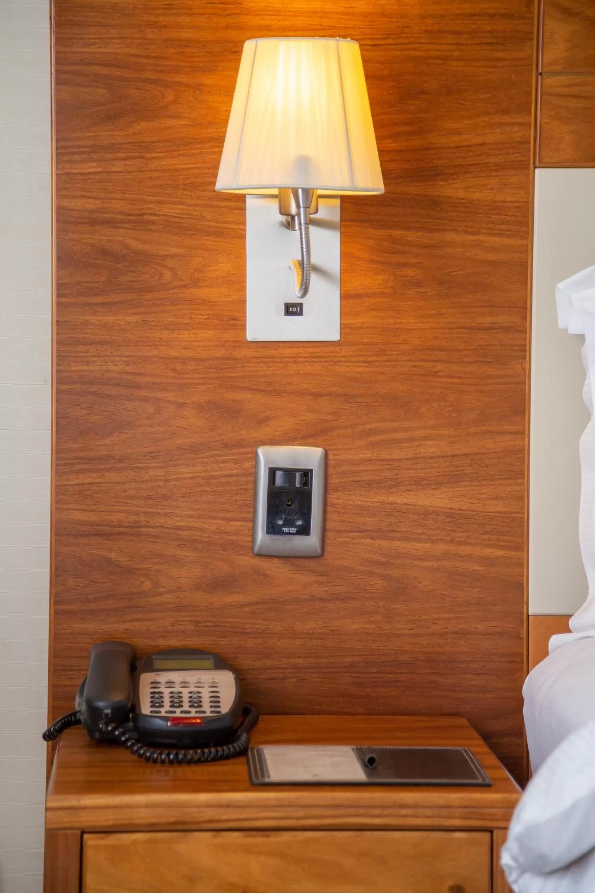 Bedroom, Bed in DoubleTree by Hilton Cape Town Upper Eastside