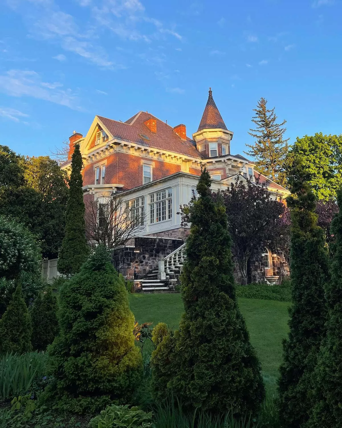 Property building in Blind Tiger Burlington