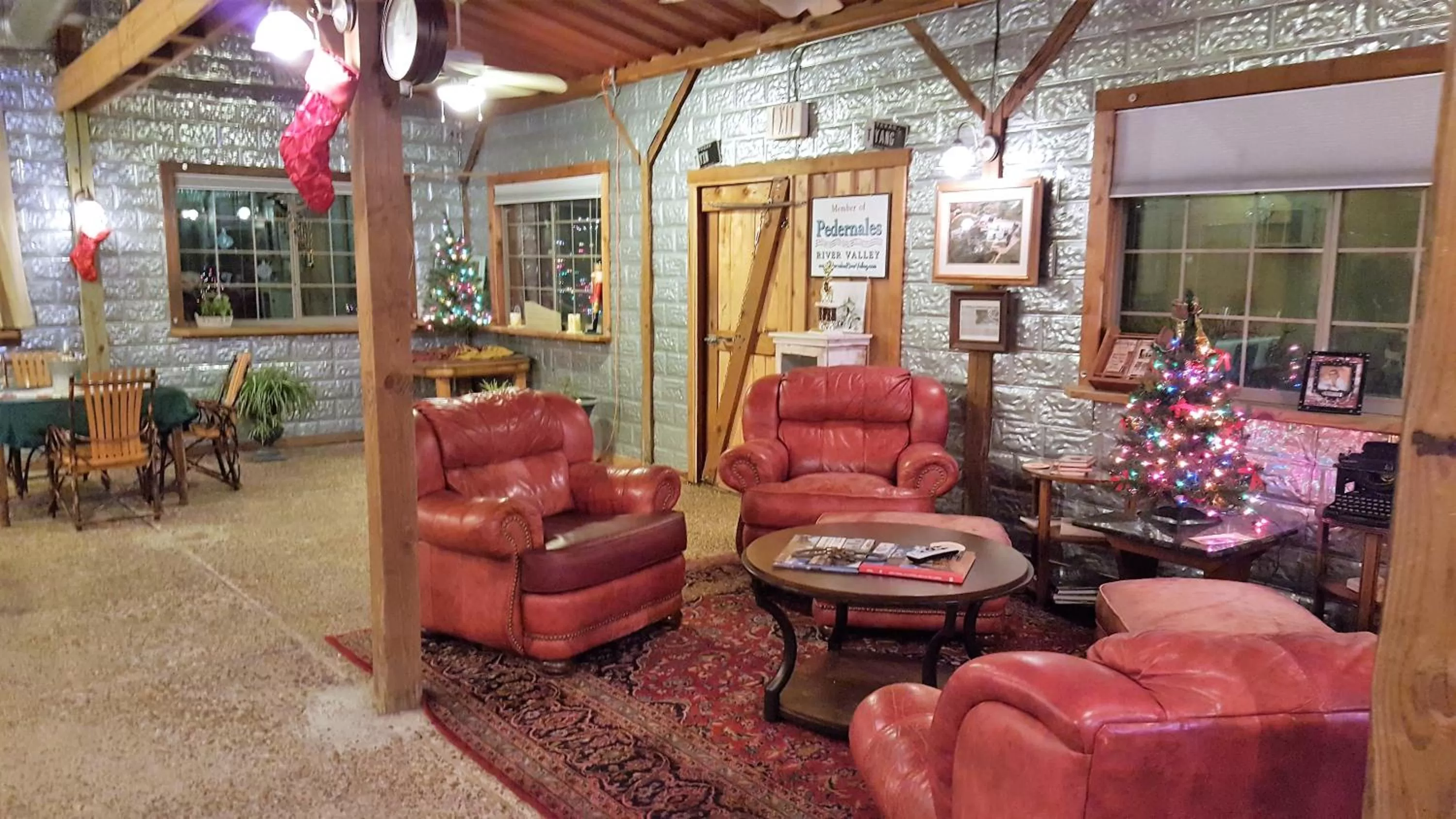 Lobby/Reception in Full Moon Inn