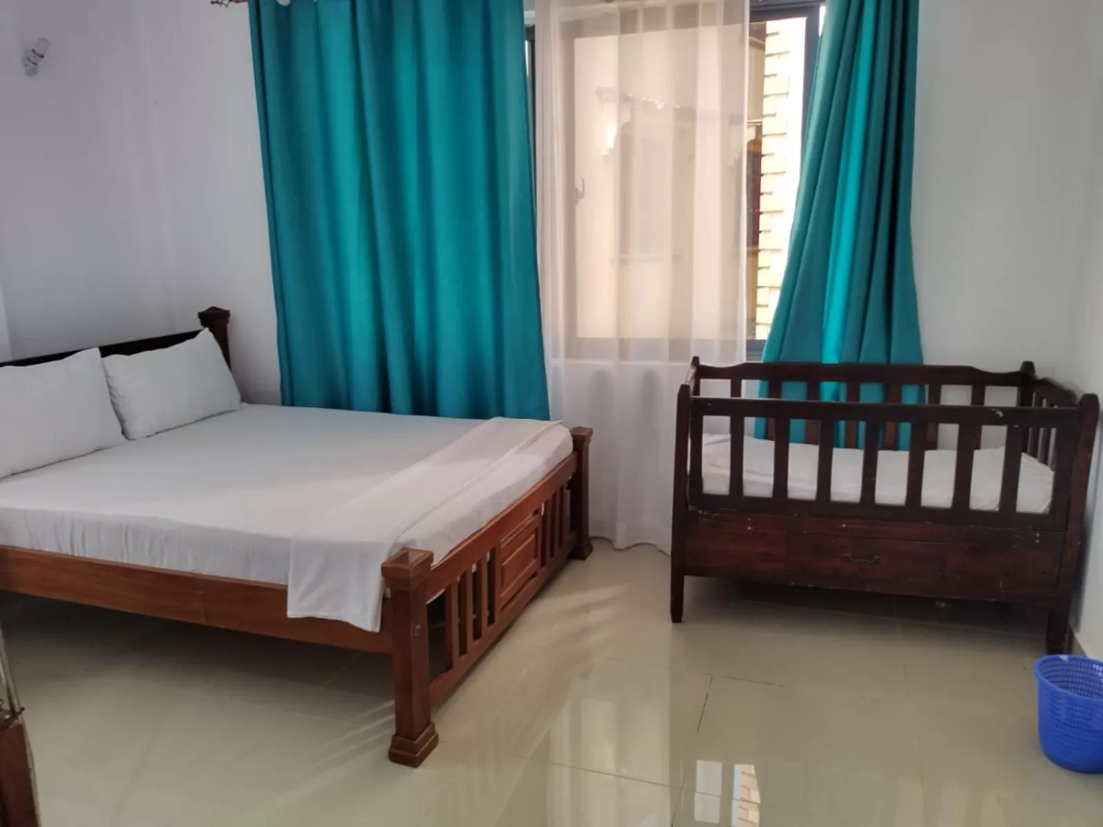 Bed in 6 Park Retreat