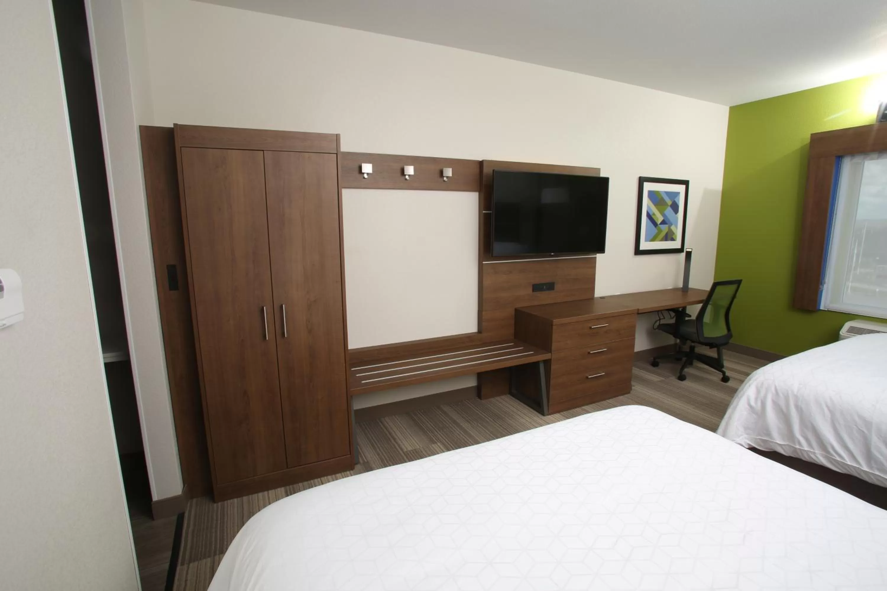 Bedroom, Bed in Holiday Inn Express - McCook by IHG