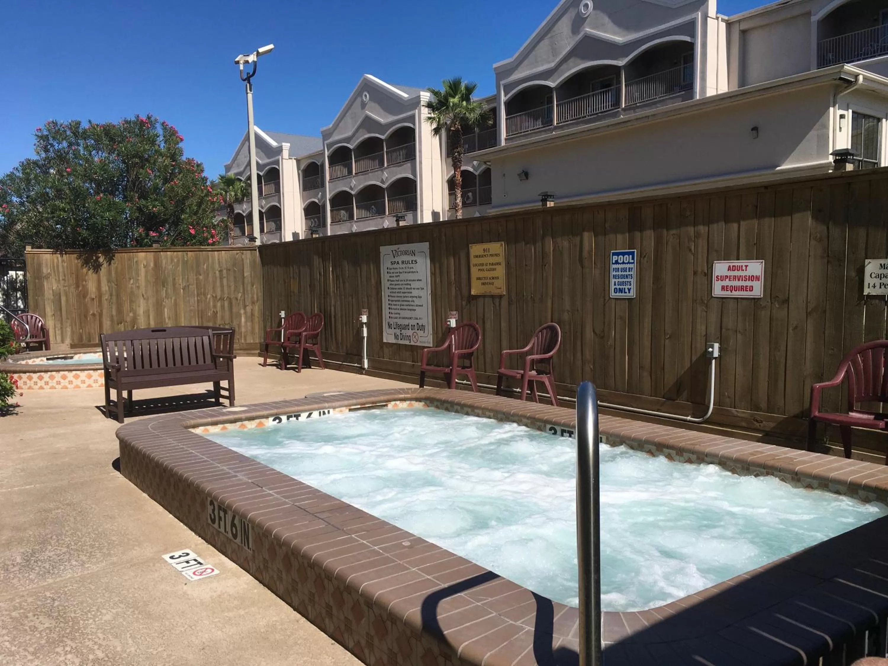 Hot Tub in The Victorian Condo/Hotel