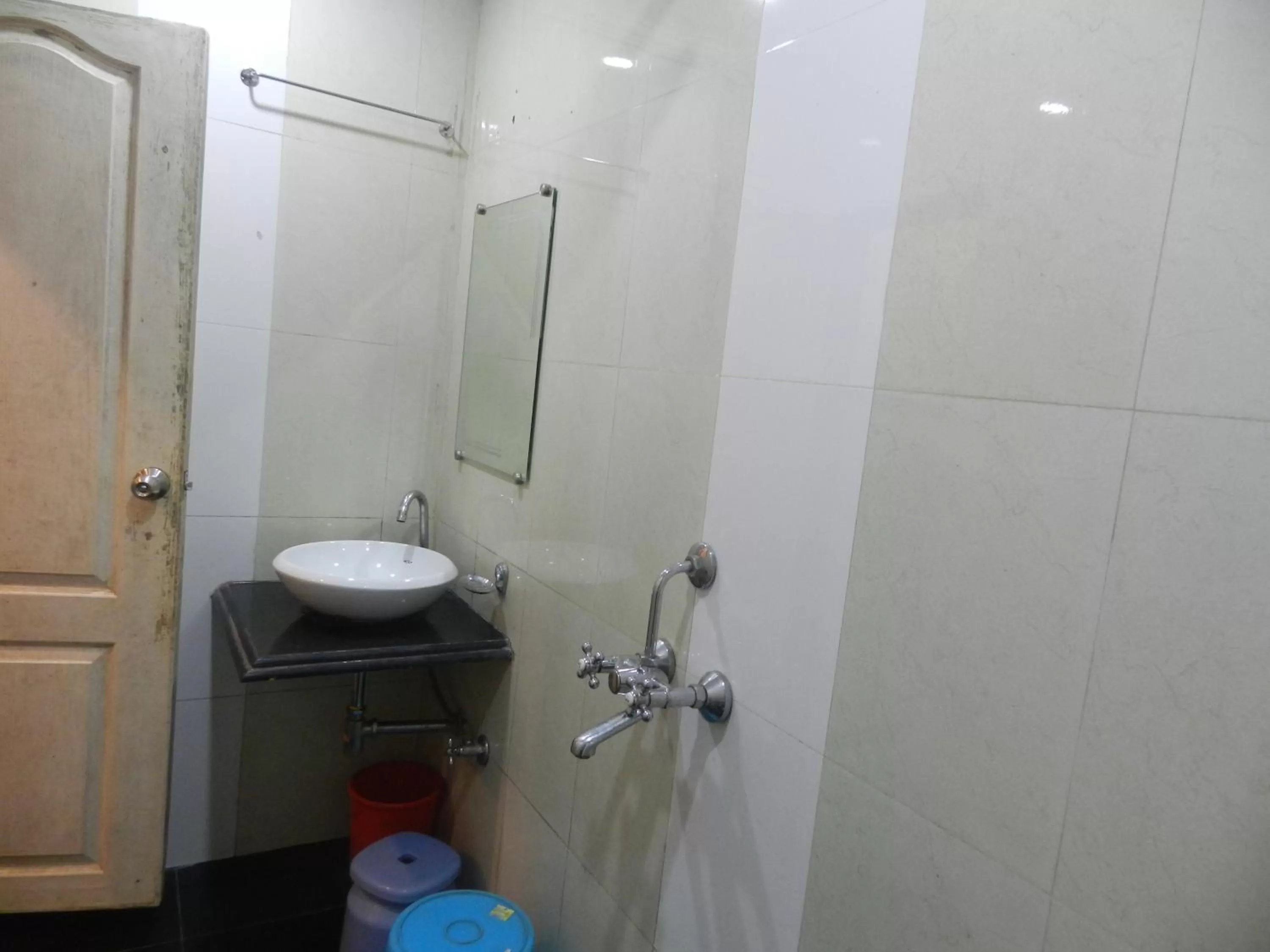Bathroom in Sayeban Hotel