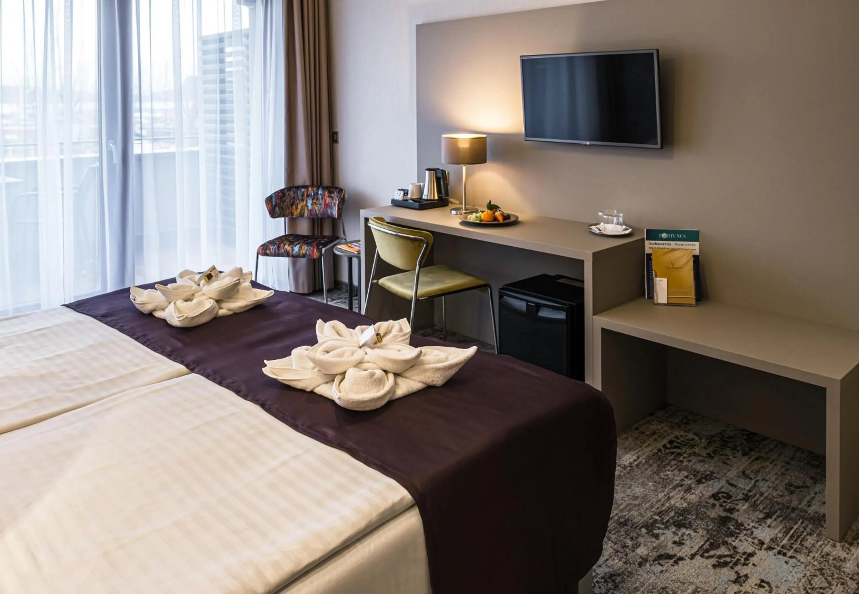 Photo of the whole room, Bed in Hotel Golden Lake Resort