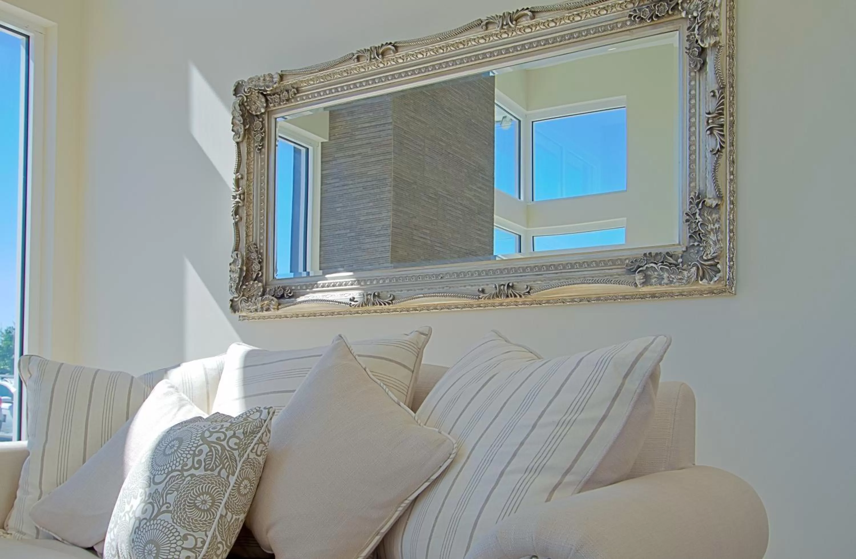 Seating area in The Remington Muswellbrook