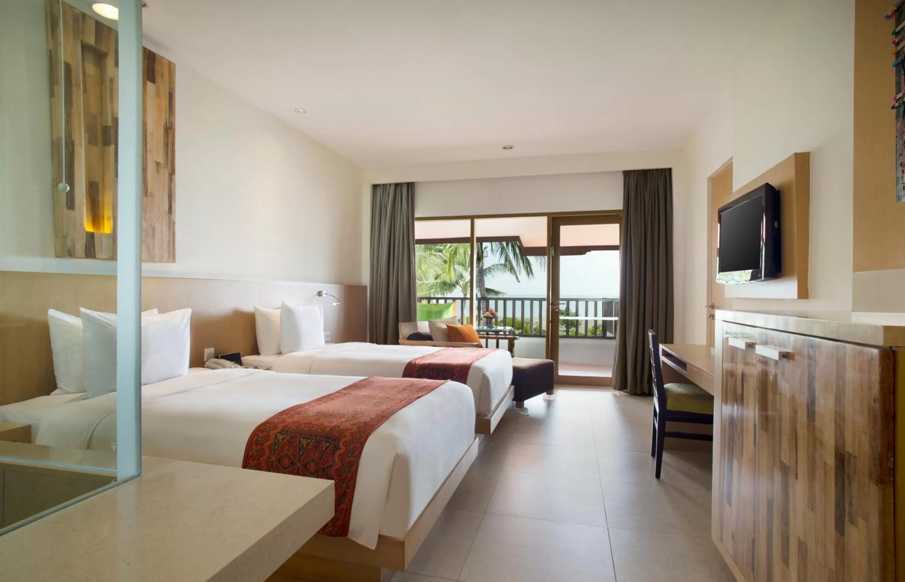 Photo of the whole room, Bed in Holiday Inn Resort Baruna Bali by IHG