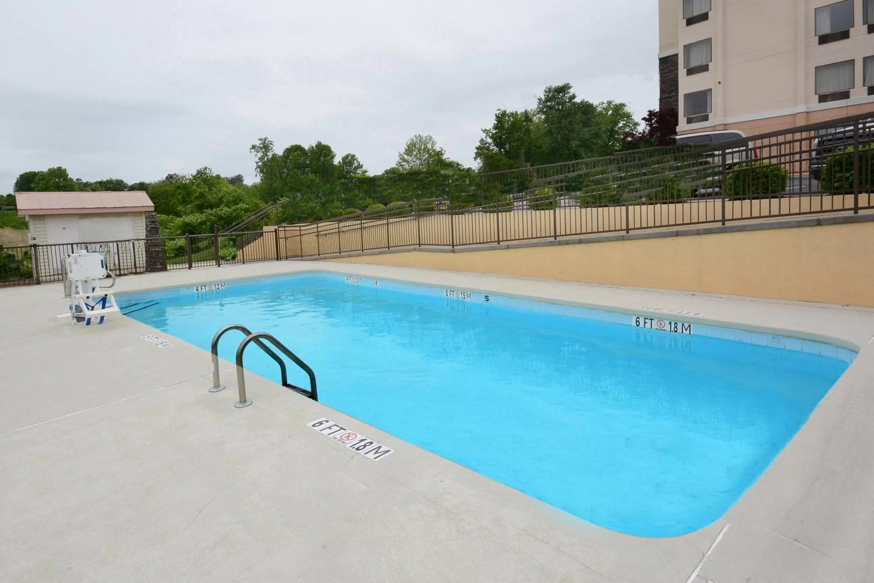 Swimming pool in Holiday Inn Express & Suites Greensboro - I-40 atWendover by IHG