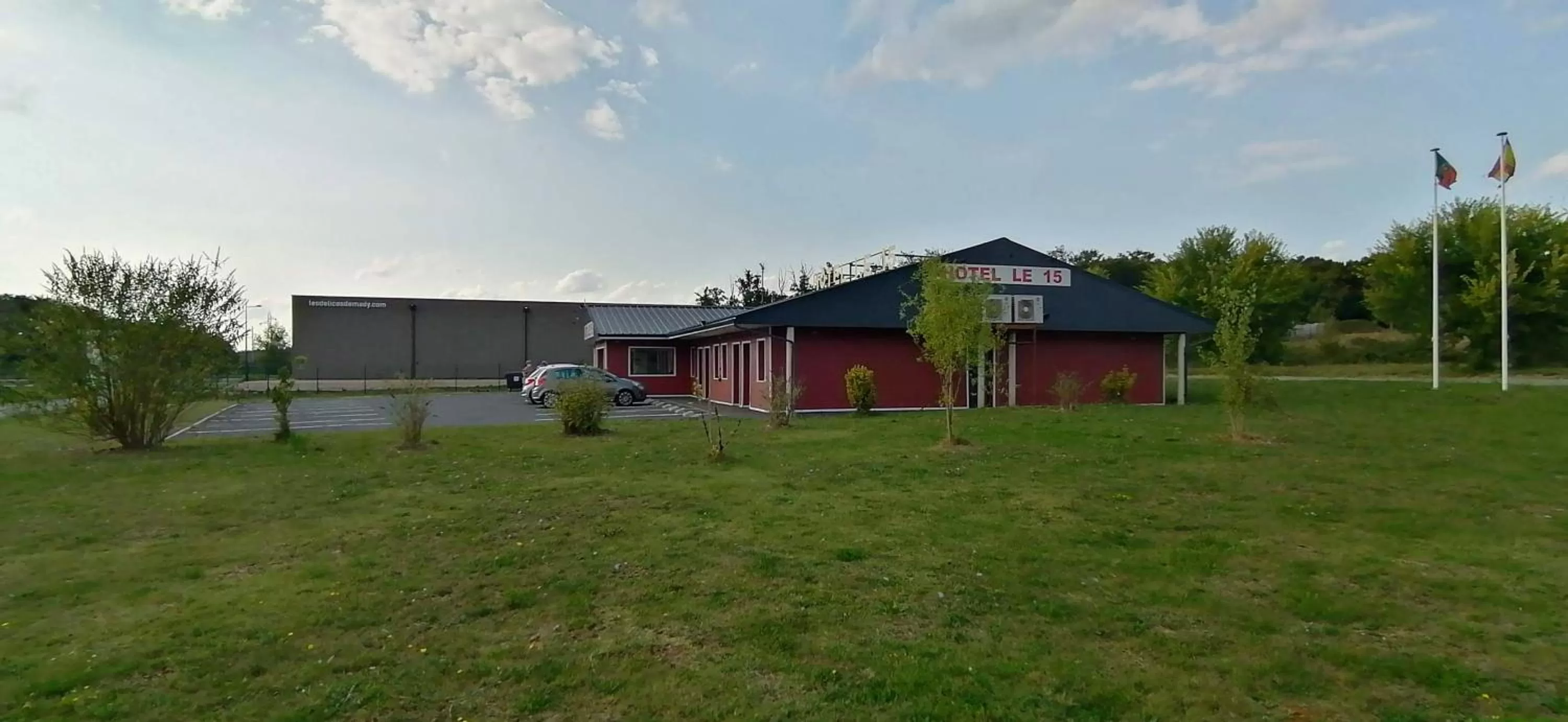 Property building in Hôtel Le 15 Périgueux