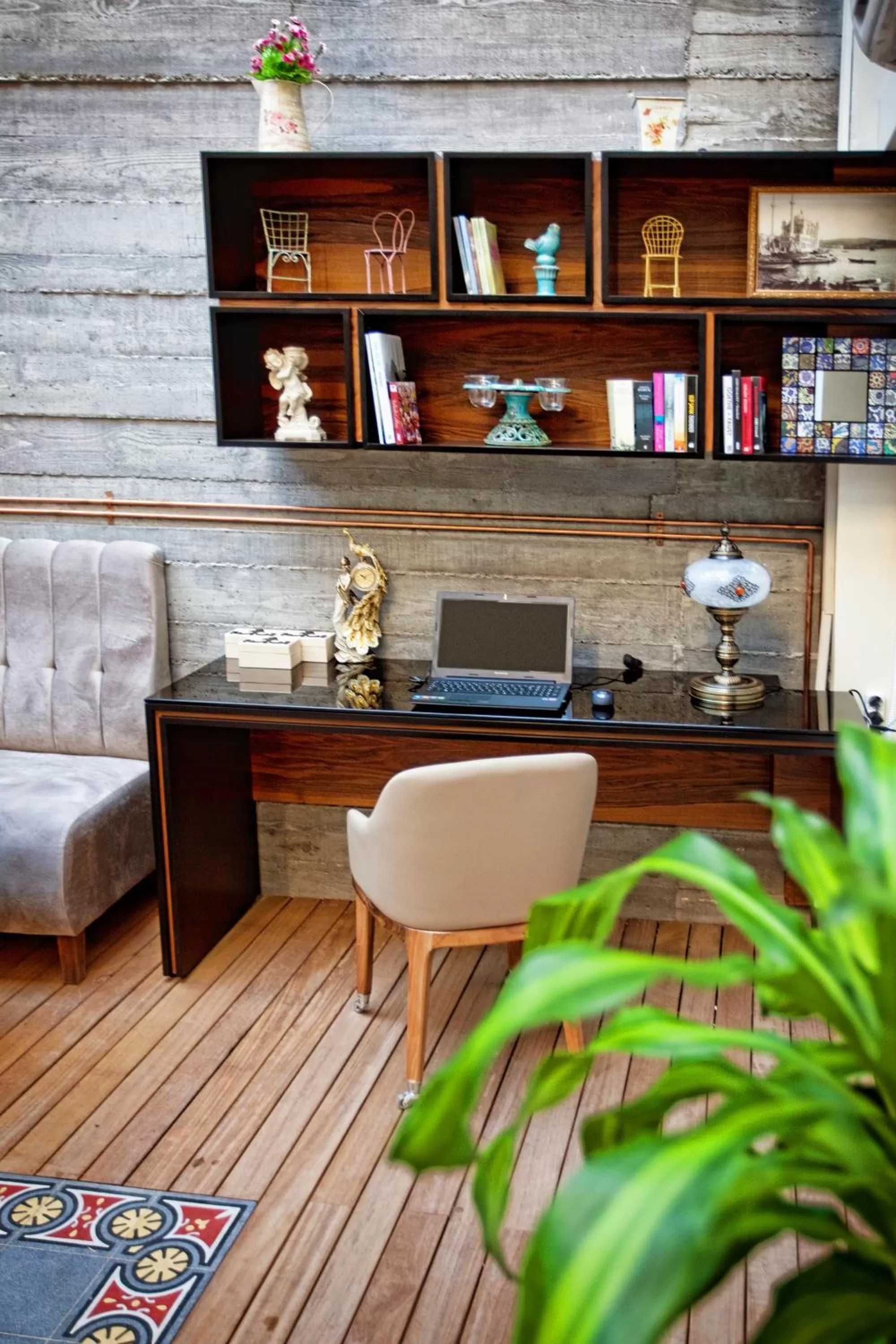 Library in Hotel Miniature - Ottoman Mansion