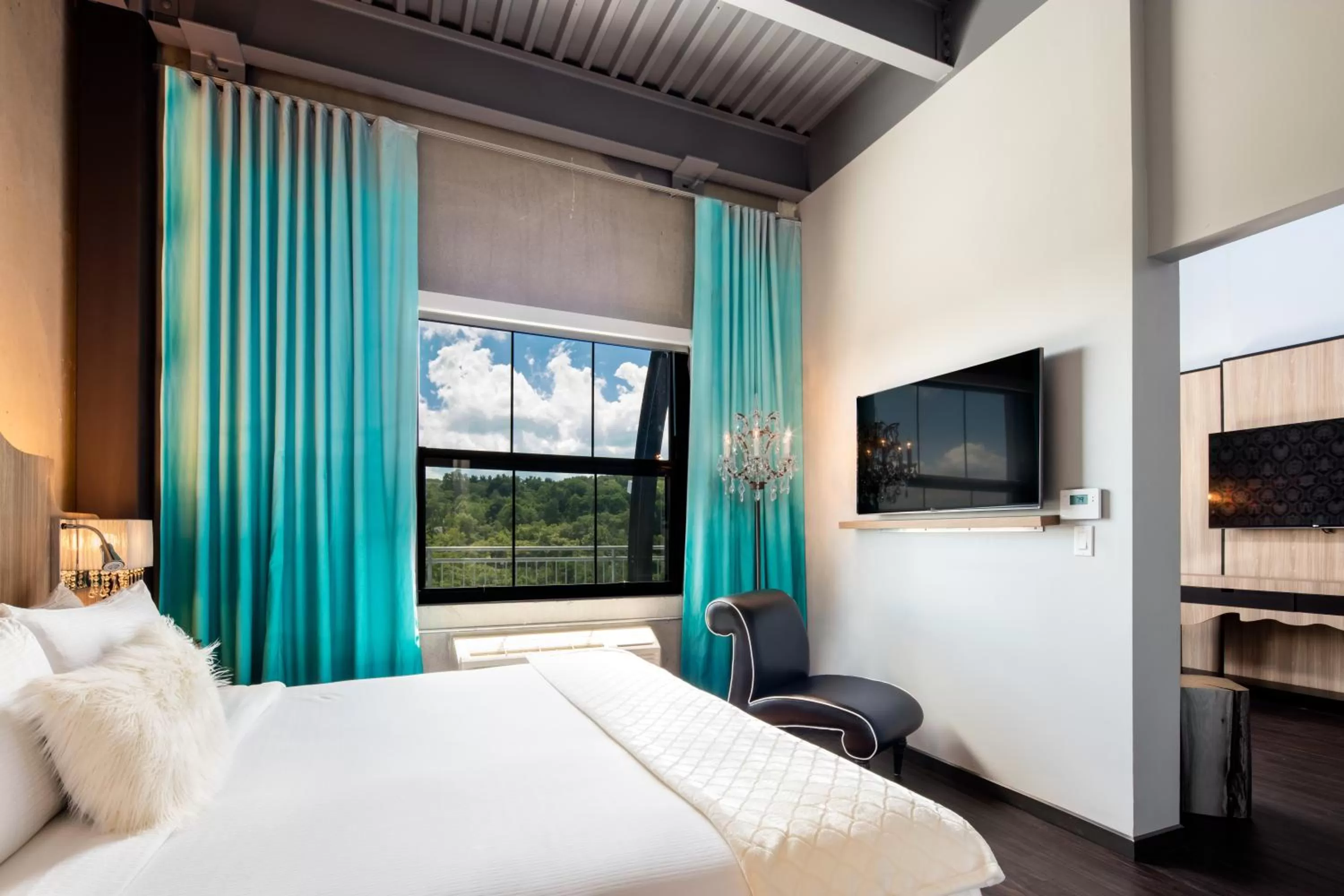 Bed in Hotel Nyack, a JdV by Hyatt Hotel