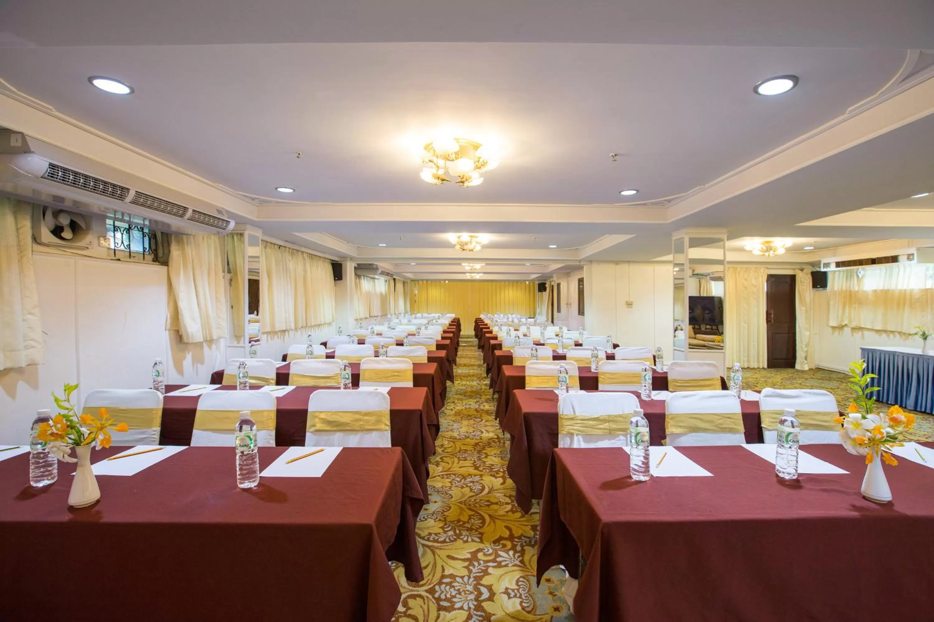 Business facilities in Eurasia Cha-Am Lagoon