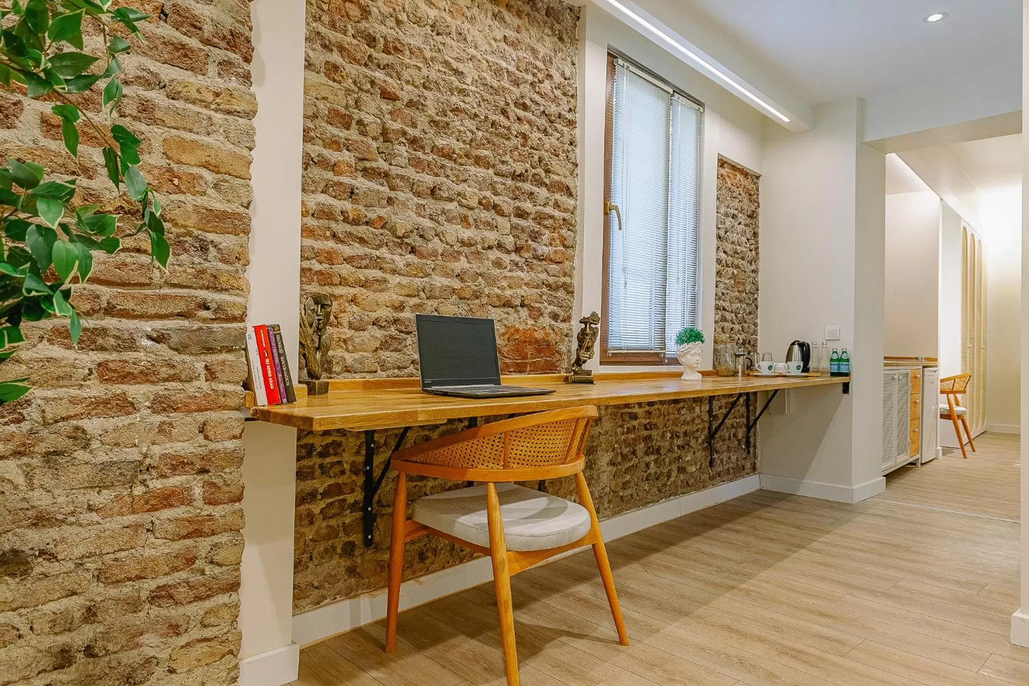 Communal lounge/ TV room in The Wilson Galata Hotel