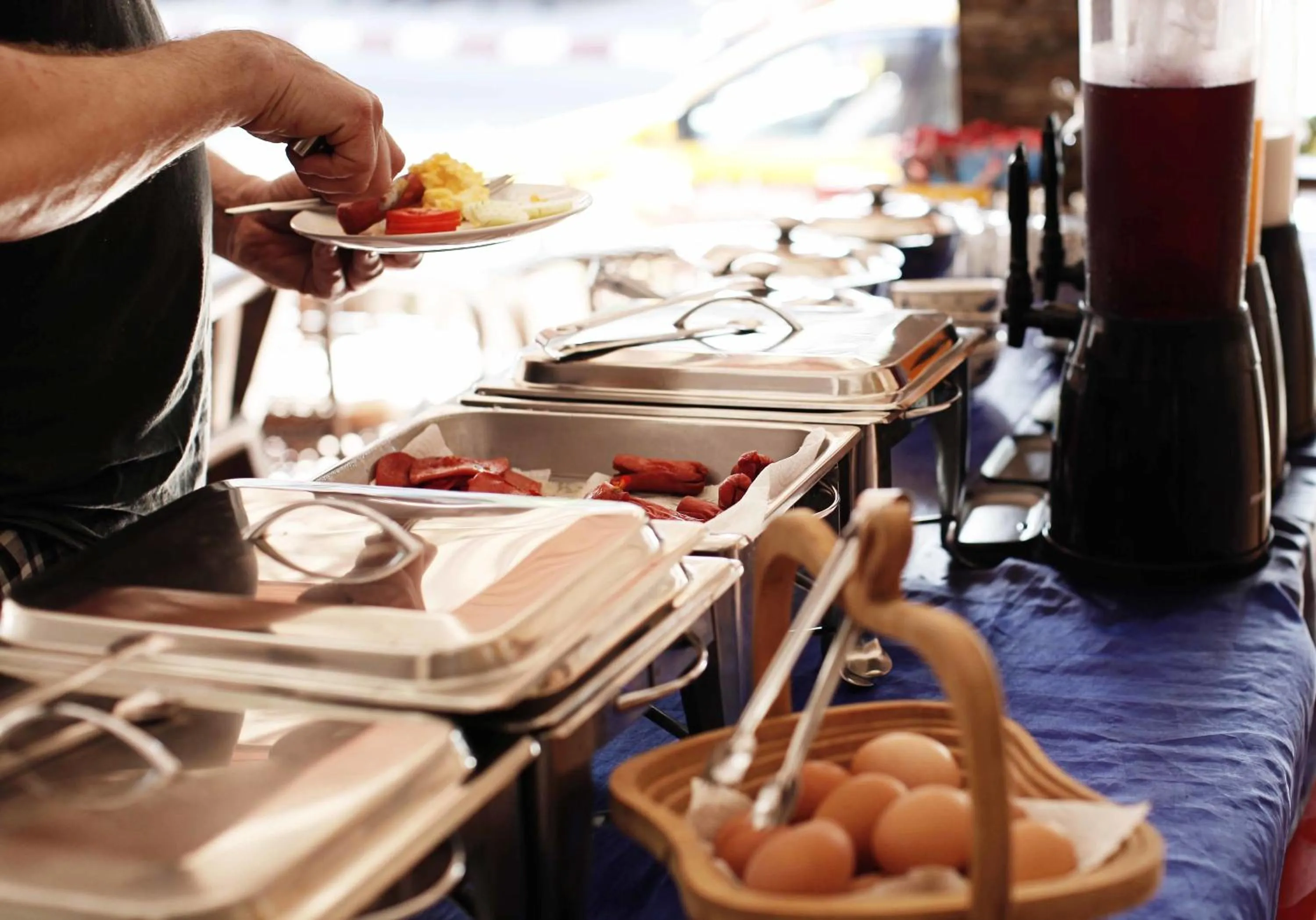 Restaurant/places to eat in Lotus Friendly Hotel