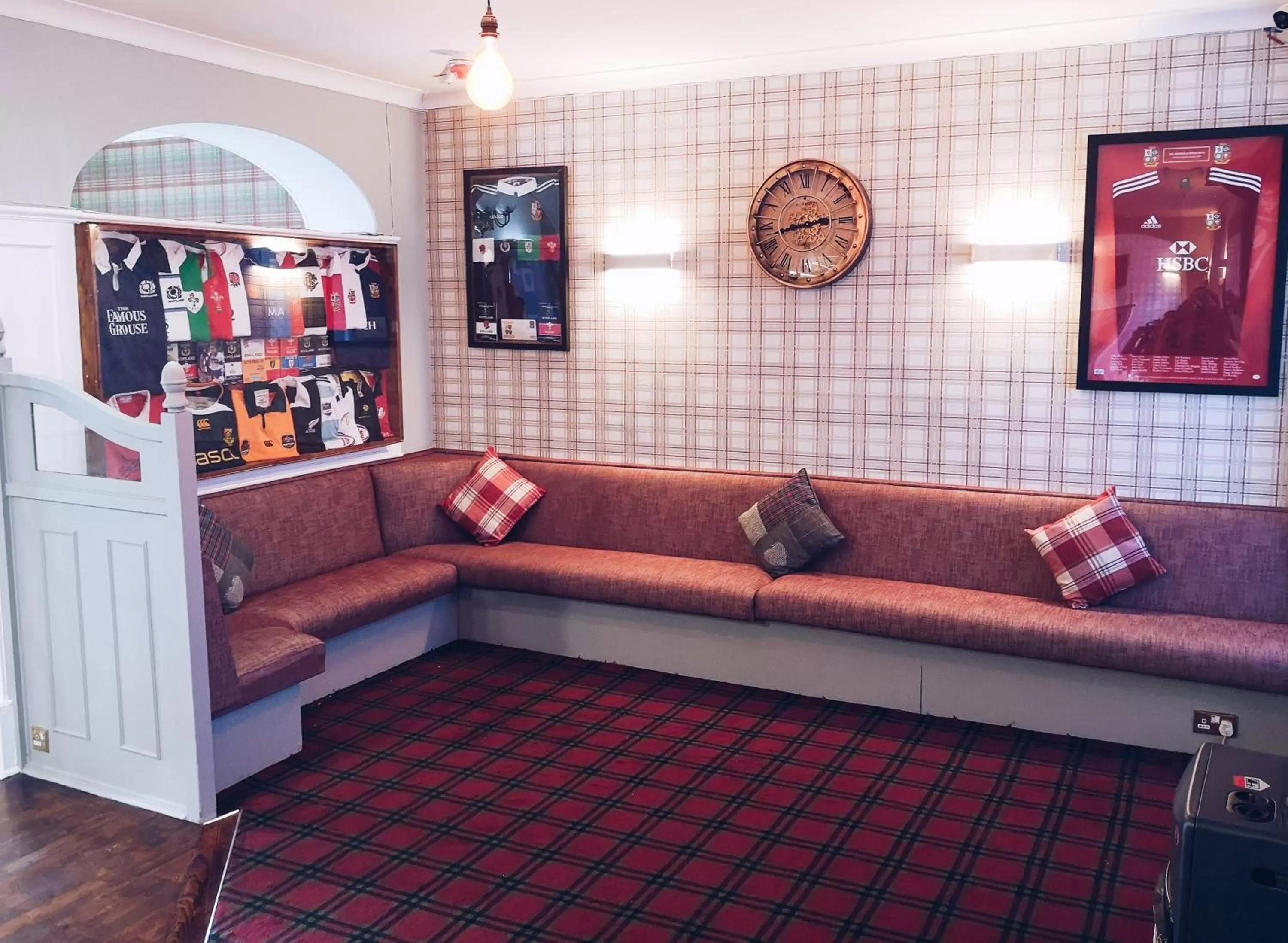 Lounge or bar in George and Abbotsford