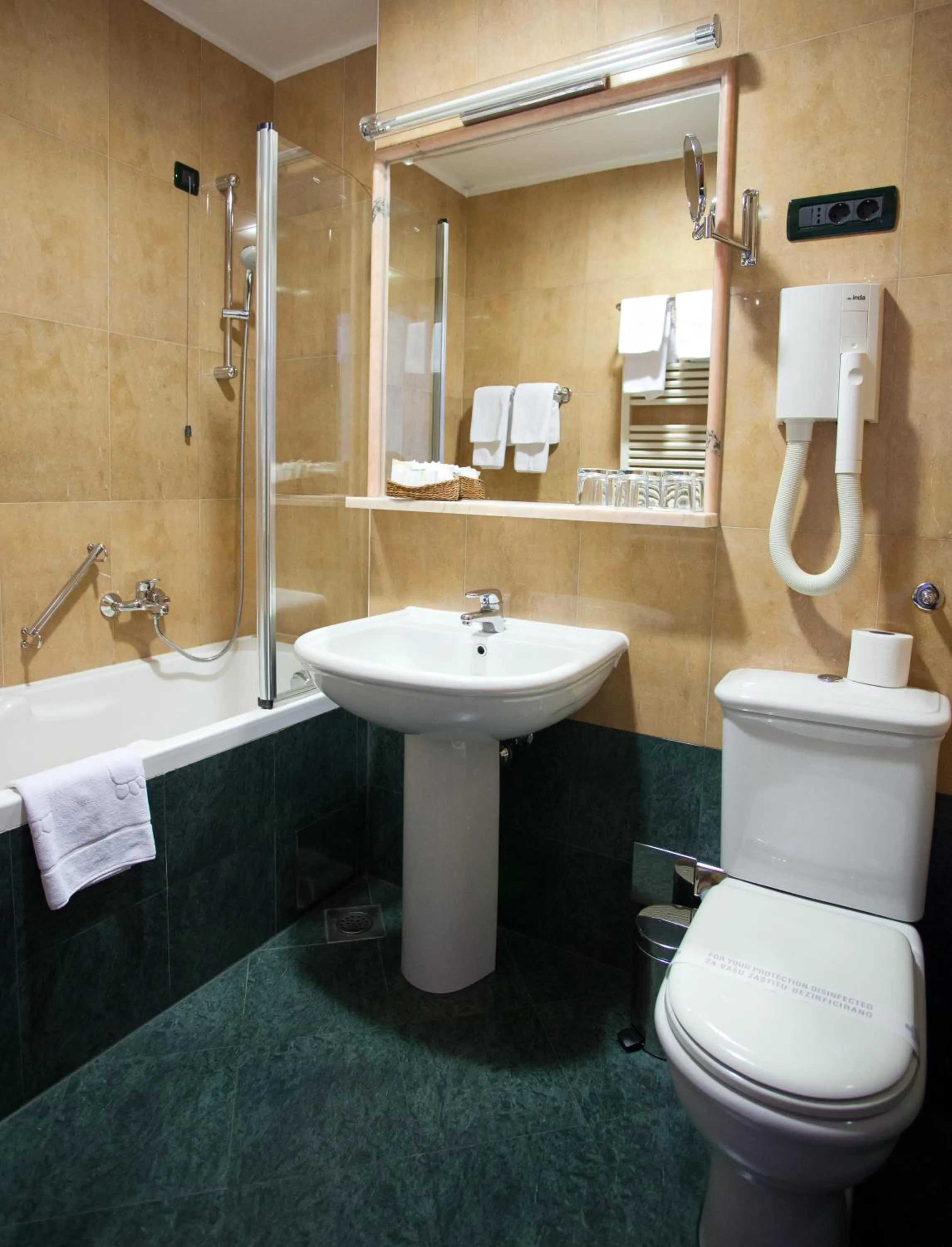 Bathroom in Hotel Globo