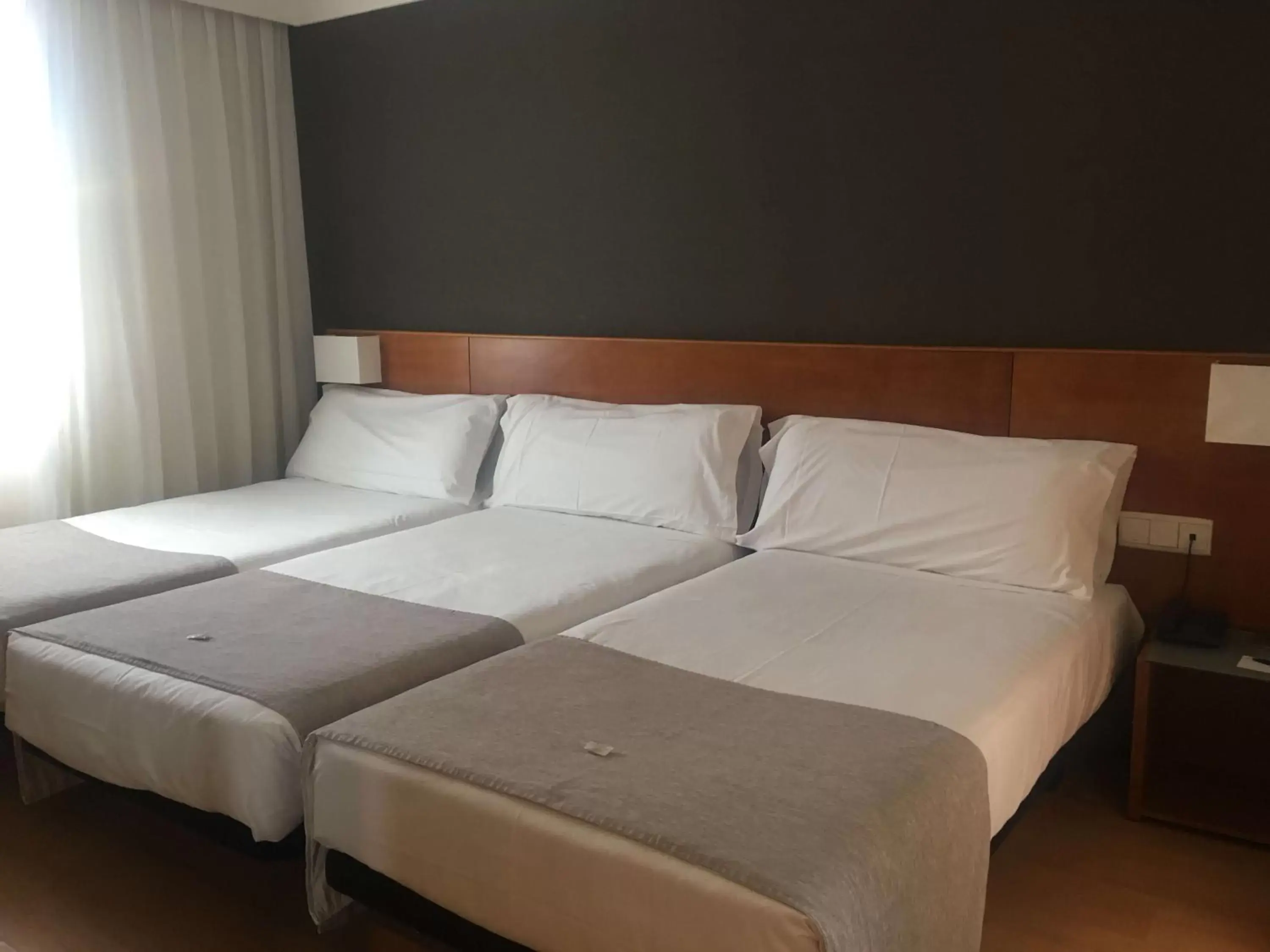 Triple Room in Zenit Logroño Triple Room in Zenit Logroño