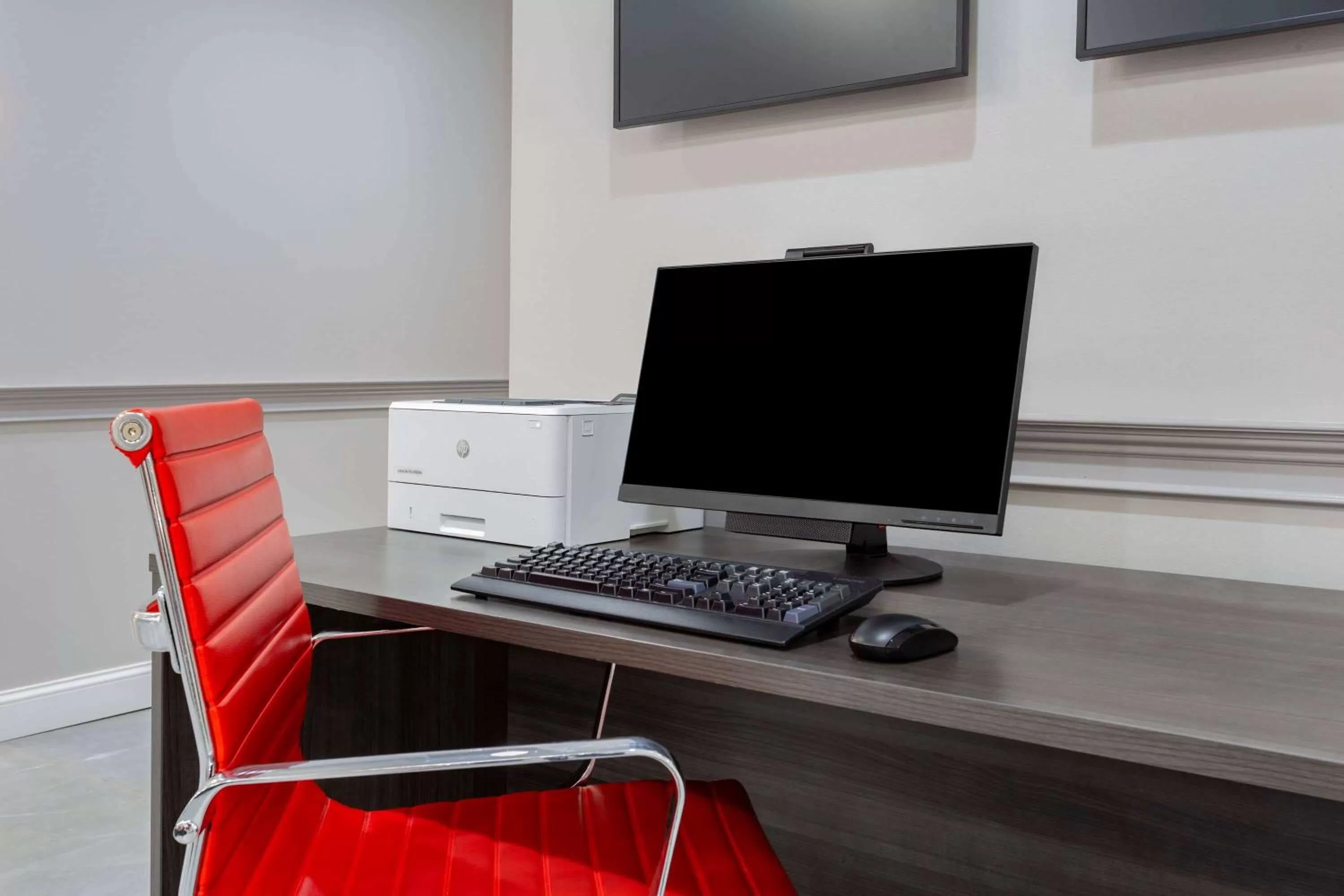 Restaurant/places to eat in Ramada by Wyndham Hartford North - Bradley Airport