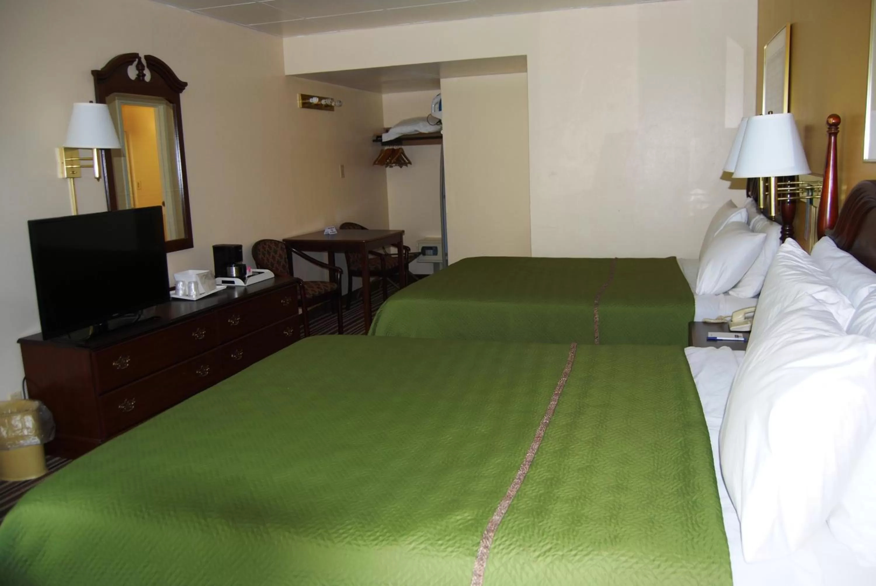 Double Room with Two Double Beds - Non-Smoking in Travelodge by Wyndham Chambersburg