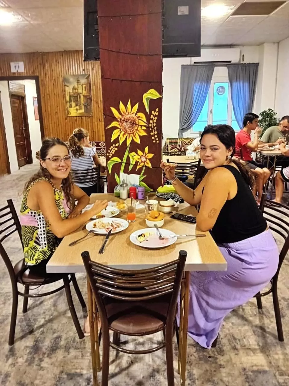 Guests in The Sydney Hotel