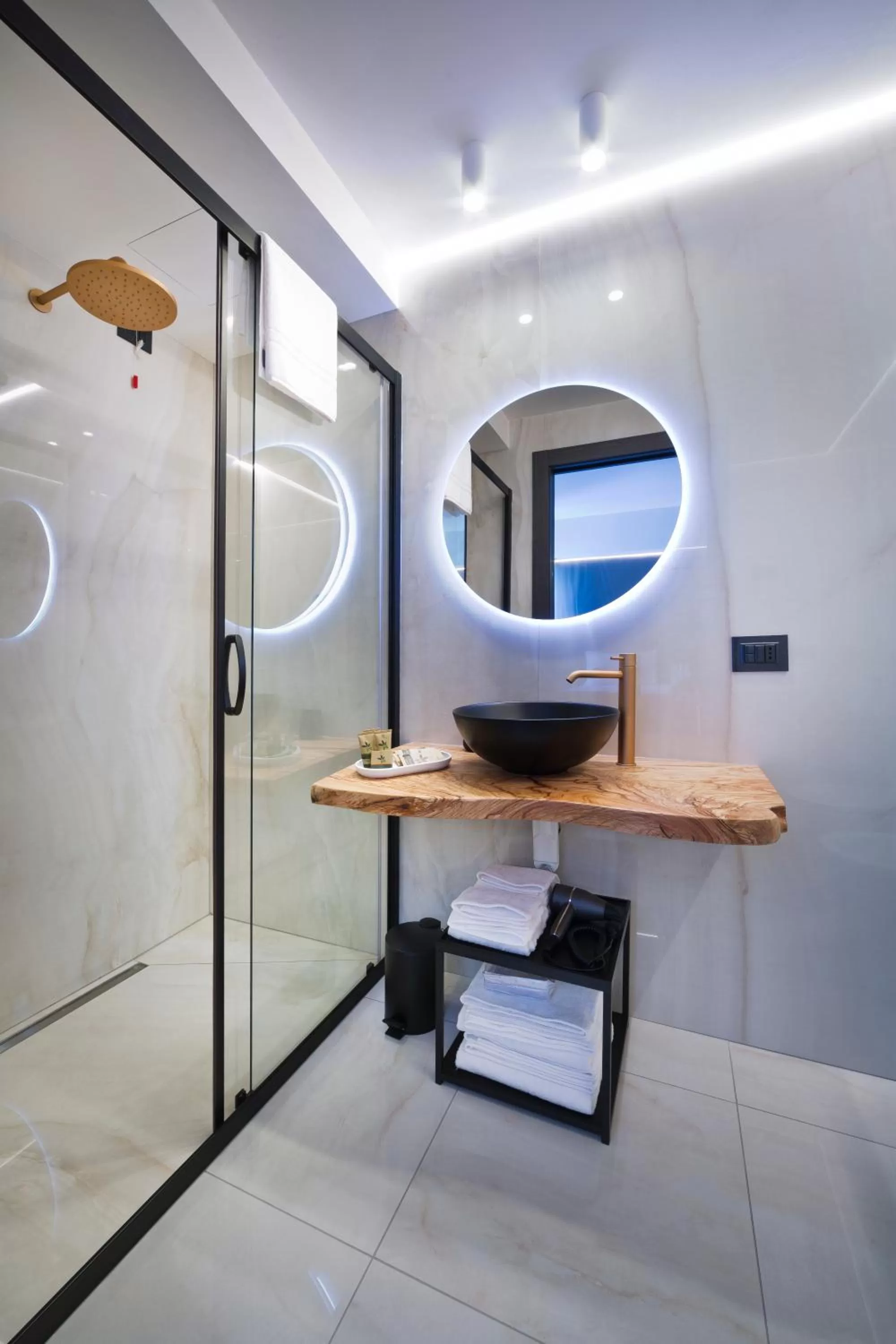 Shower in Boutique Hotel Sirmione