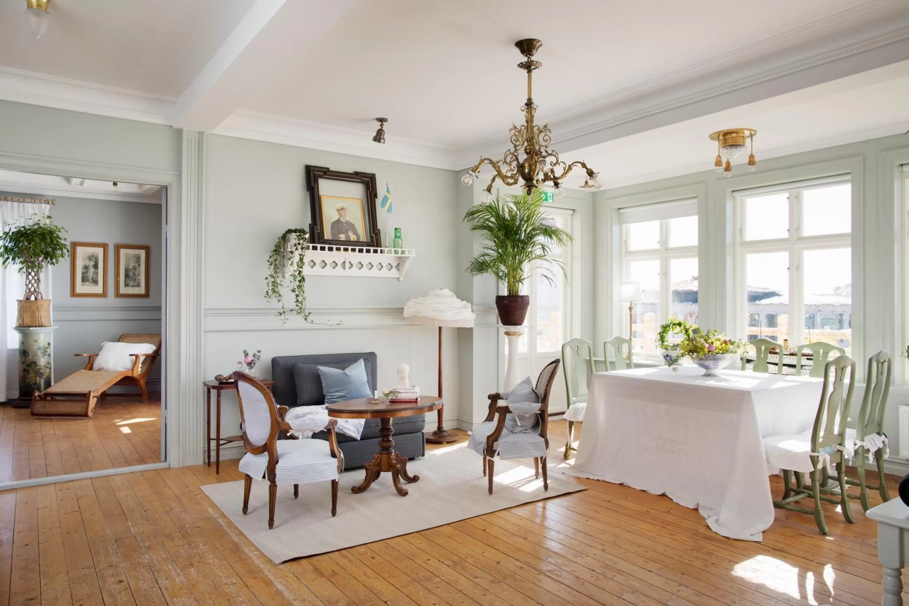 Photo of the whole room in Strandflickornas Annex Gula Villan