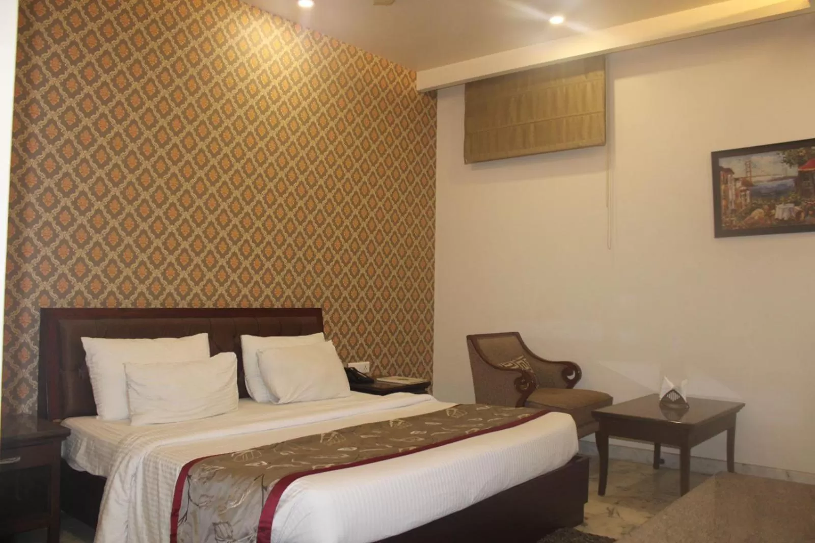 Bed in Hotel Leela Grande