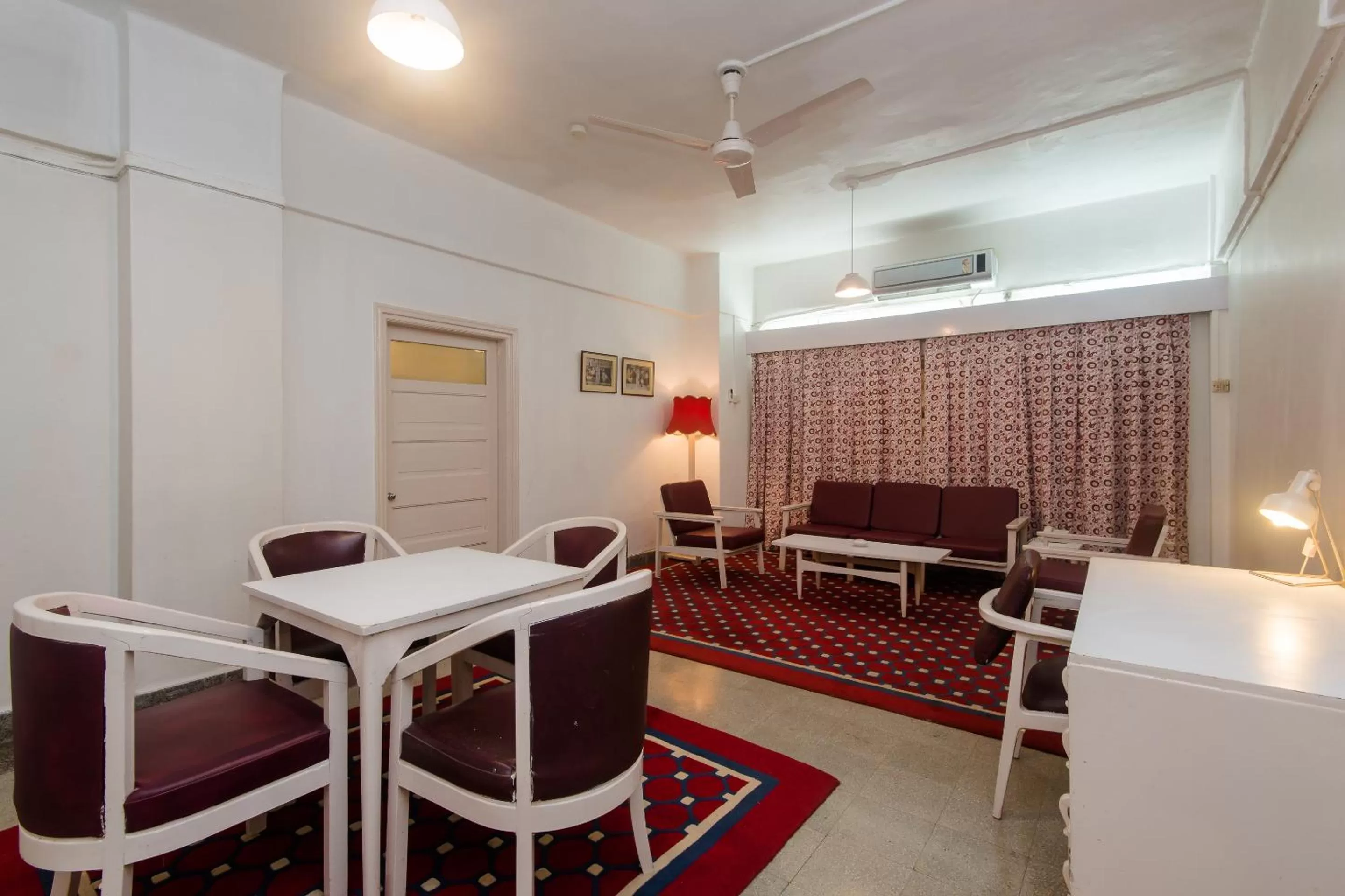 Bedroom in West End Hotel Opp Bombay Hospital