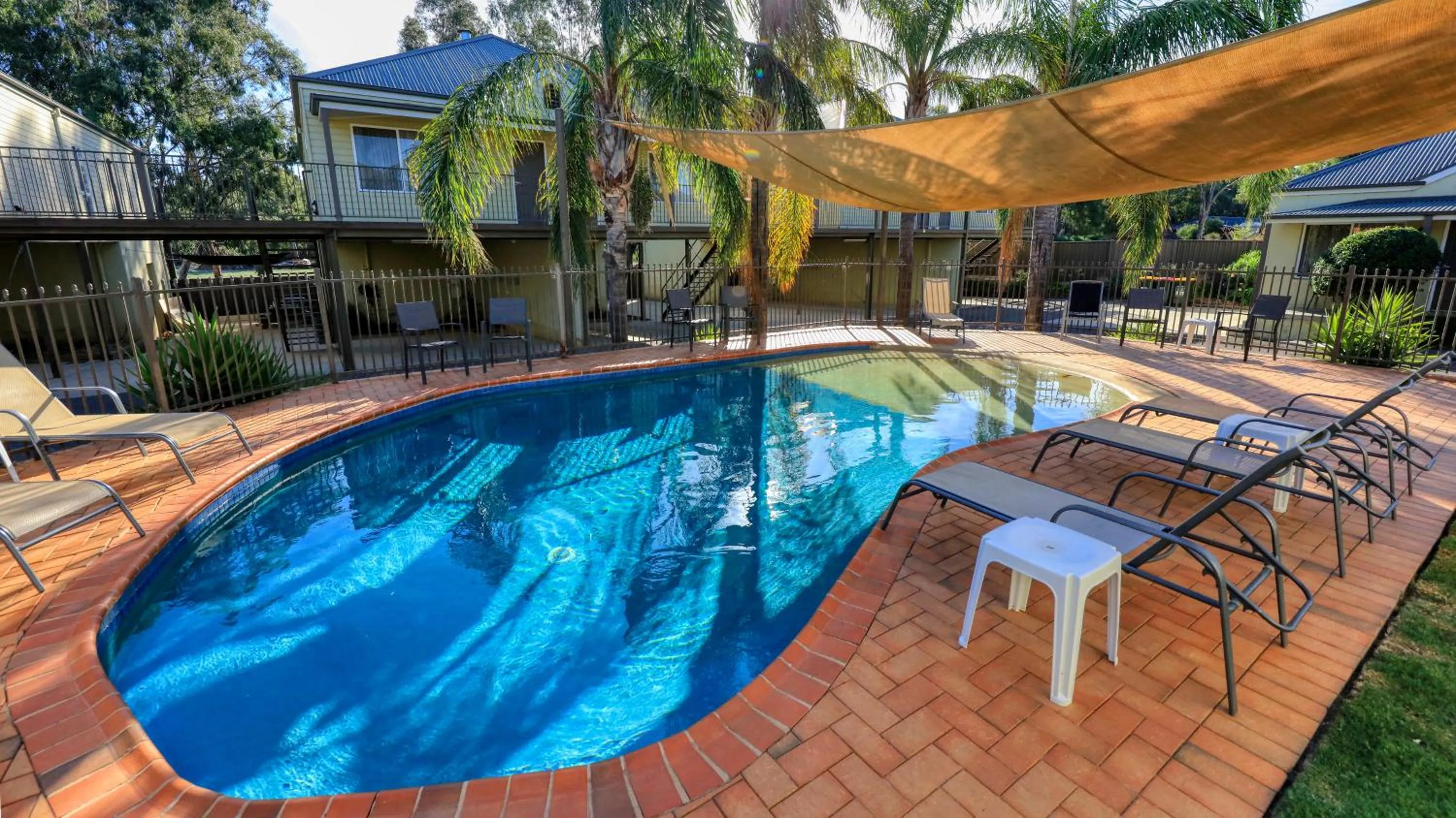 Property building in Bridges on Meninya Motel & Apartments