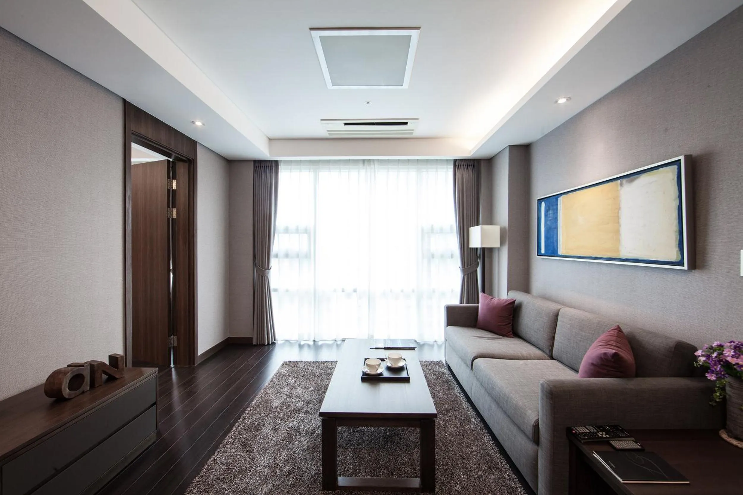 Living room in Fraser Place Central Seoul