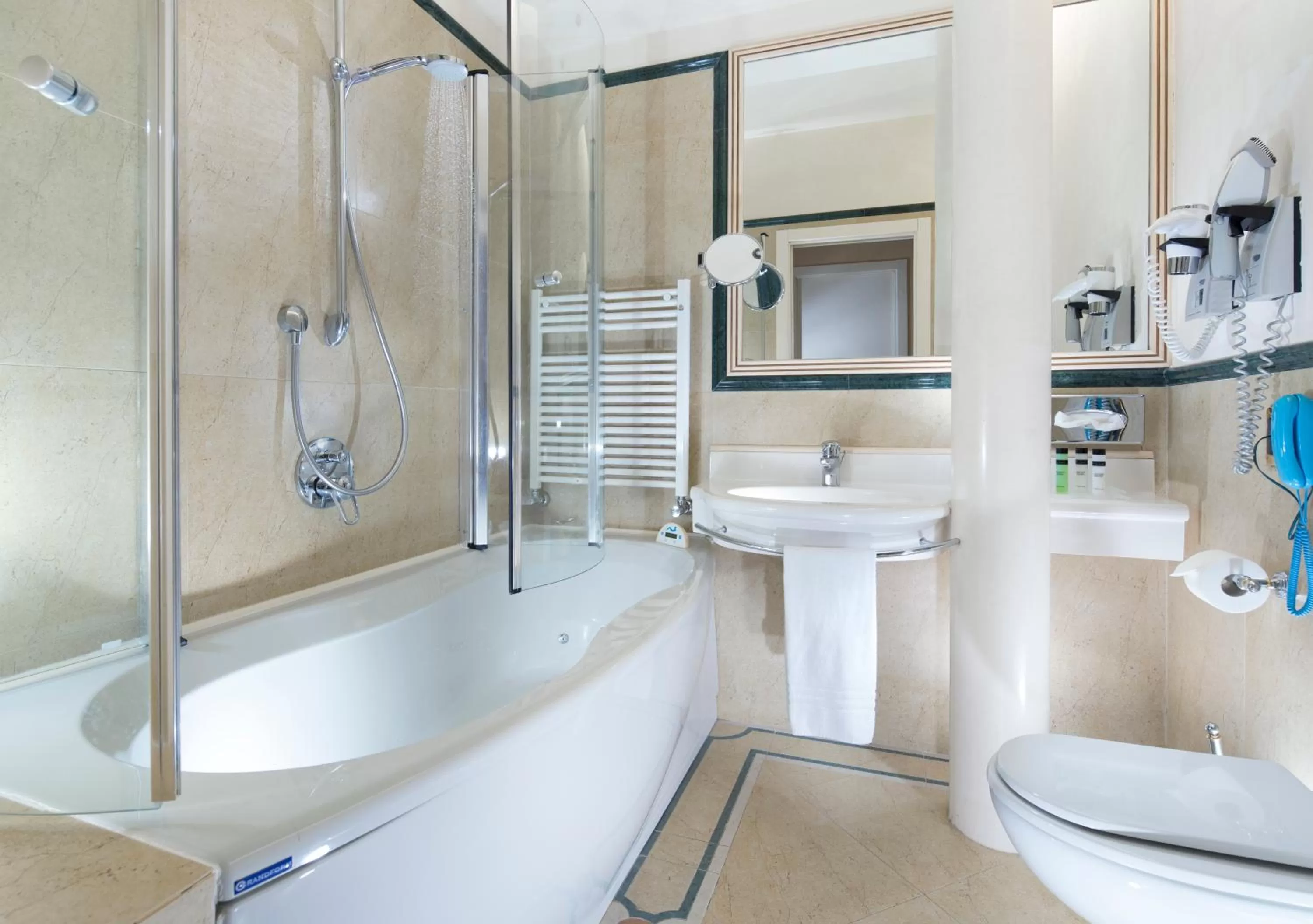 Bathroom in Doria Park Hotel