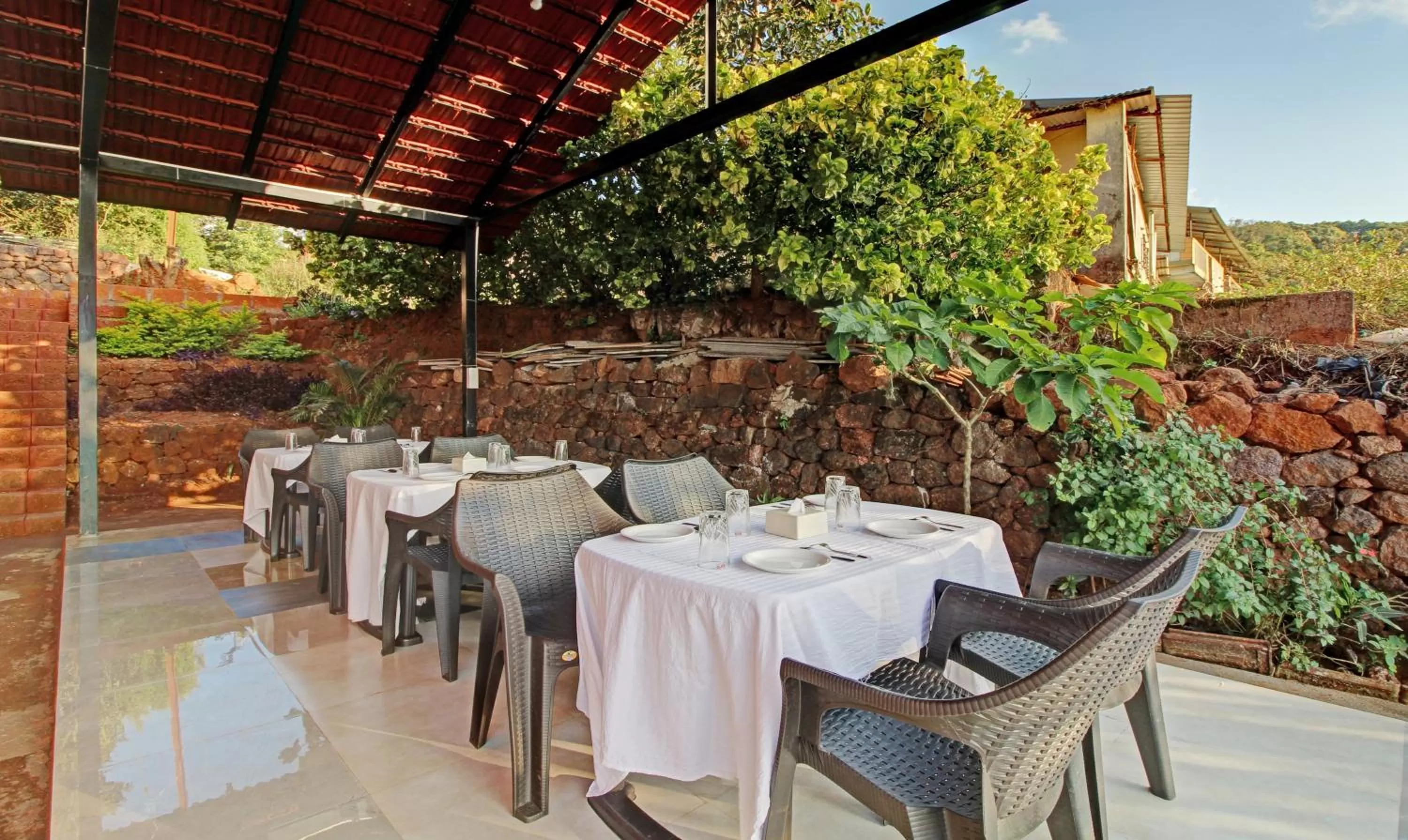 Restaurant/Places to Eat in Treebo Trend Raaya Regency