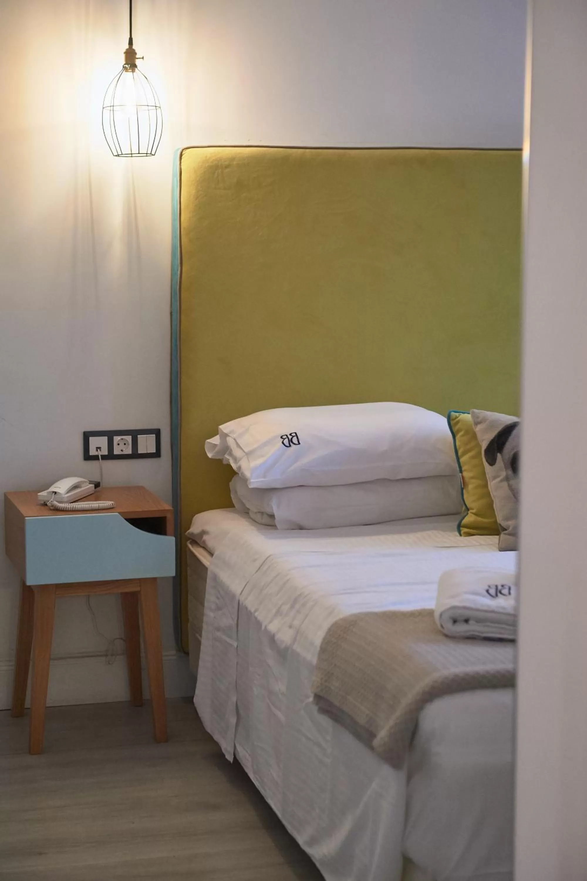 Shower, Bed in Blue Bottle Boutique Hotel