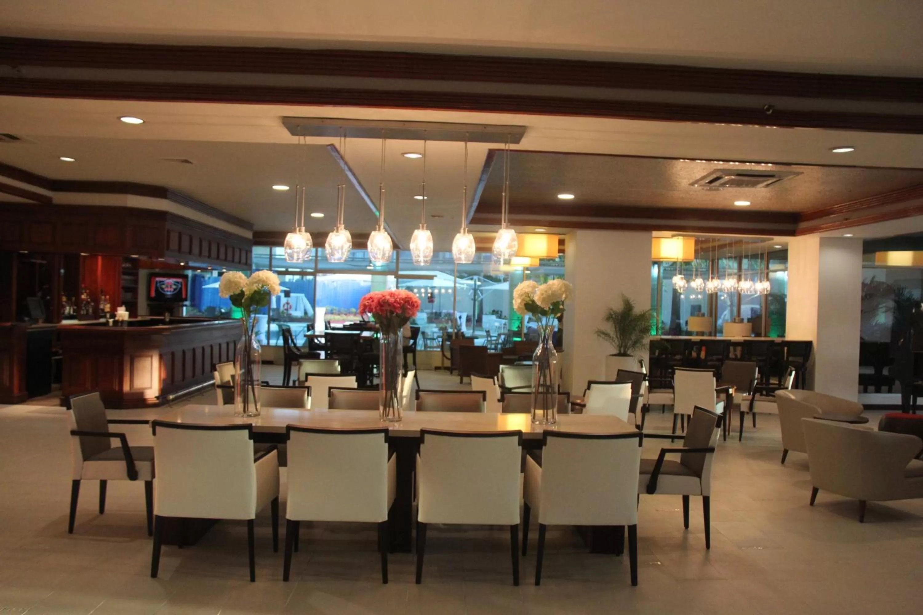 Lounge or bar in Radisson Hotel Trinidad