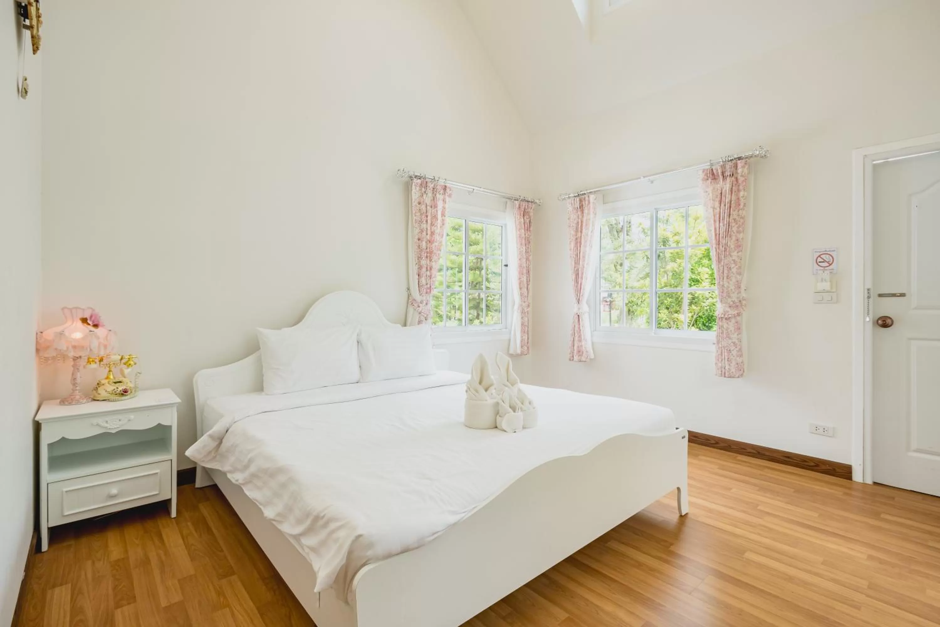 Bed in Sakarin Valley Resort