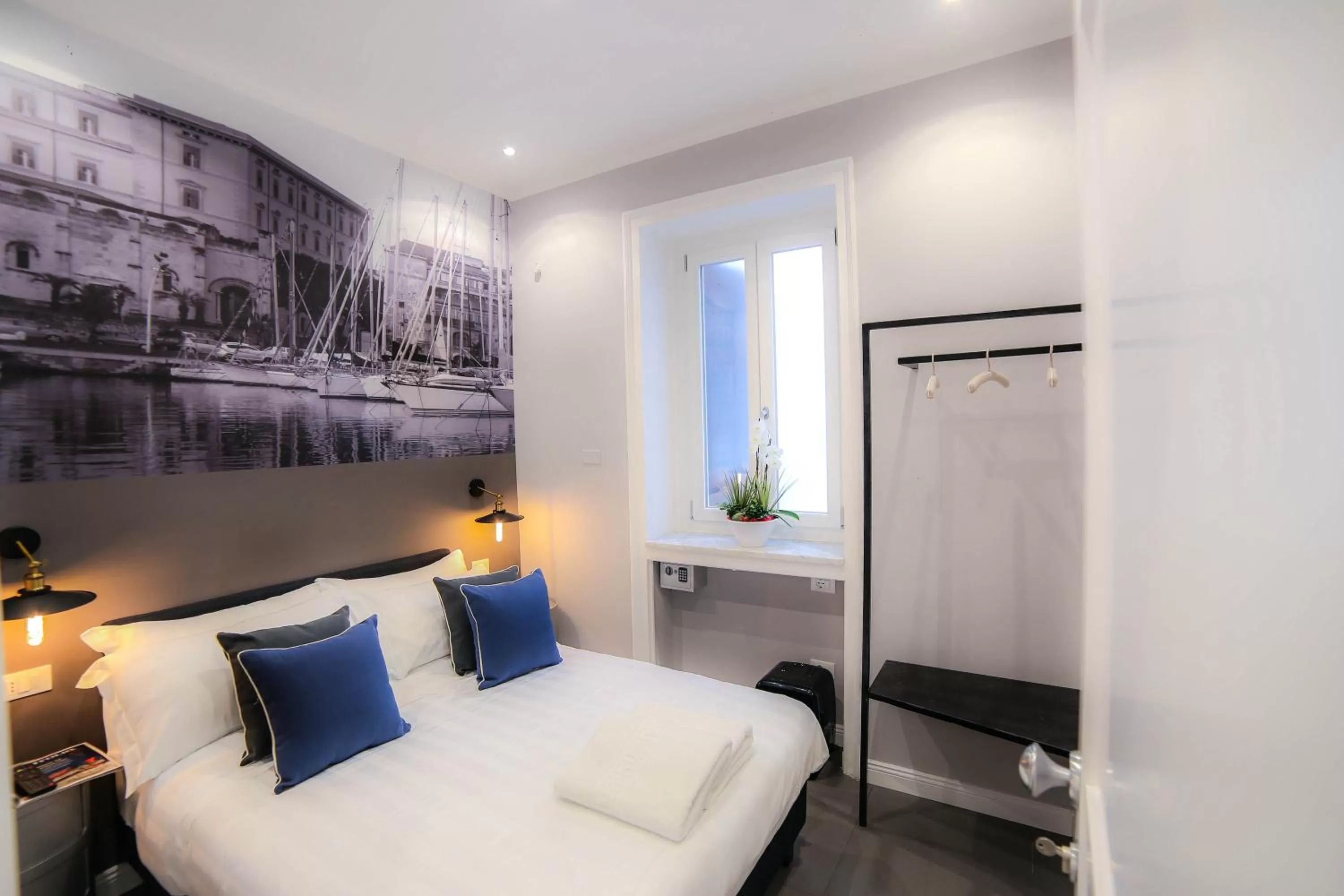 Photo of the whole room, Bed in Family Affair Luxury Rooms&Suites